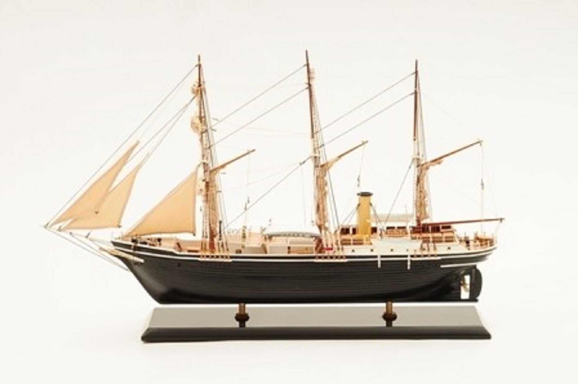 Endurance 1912 (Sir Ernest Shakleton) (Premier Range) Display Ship Model - Premier Ship Models