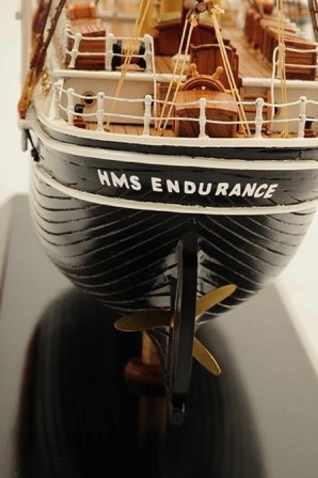 1194-7262-Endurance-1912-Sir-Ernest-Shakleton-Model-Ship-Premier-Range.jpg