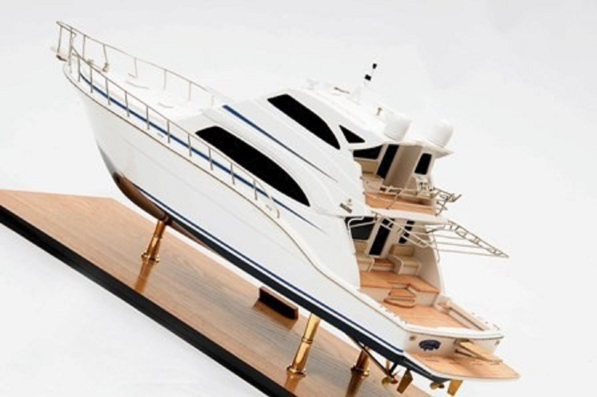 Bertram 700 Display Ship Model - Premier Ship Models