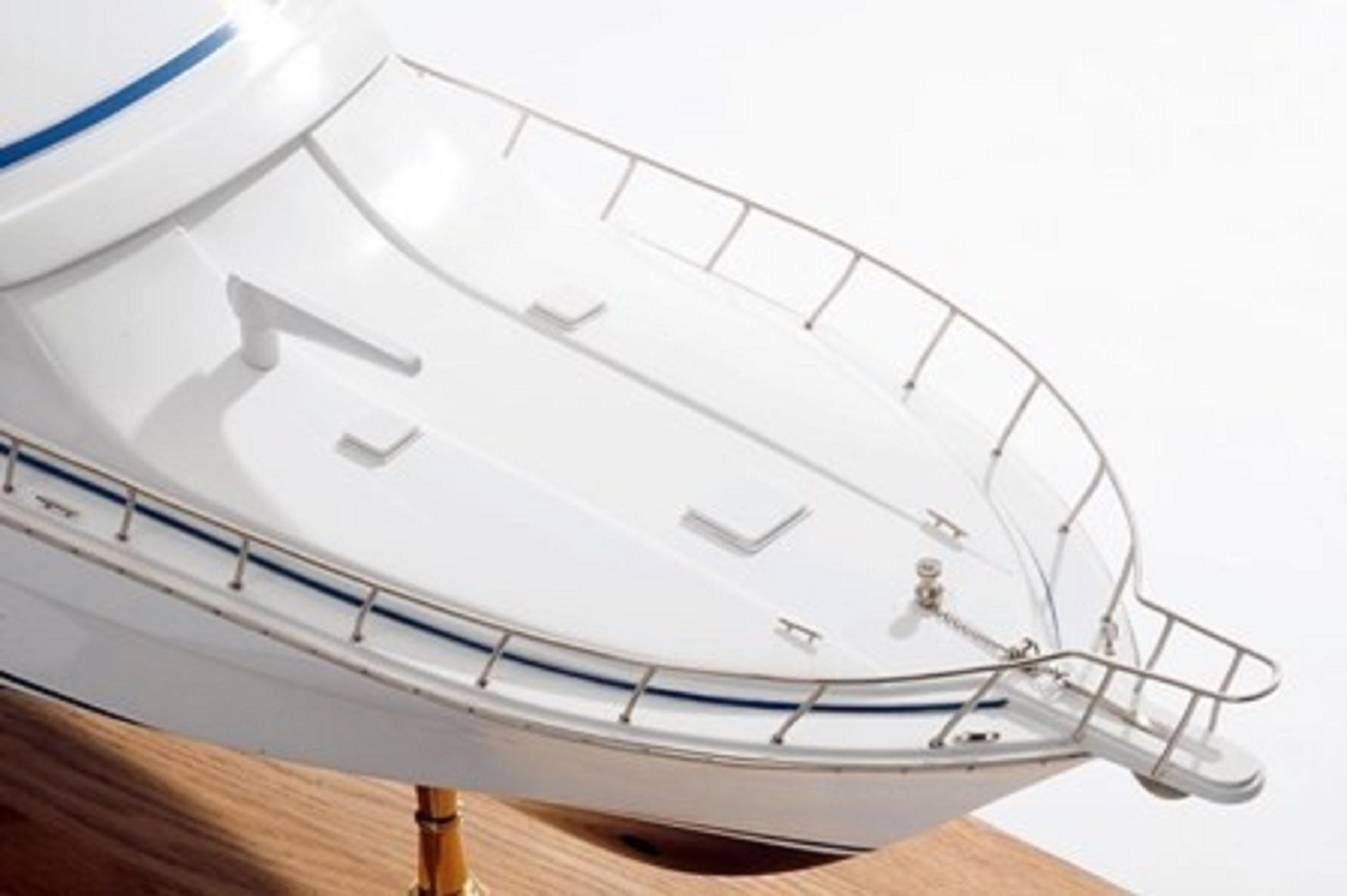1231-6958-Bertram-700-Model-Yacht-Premier-Range.jpg