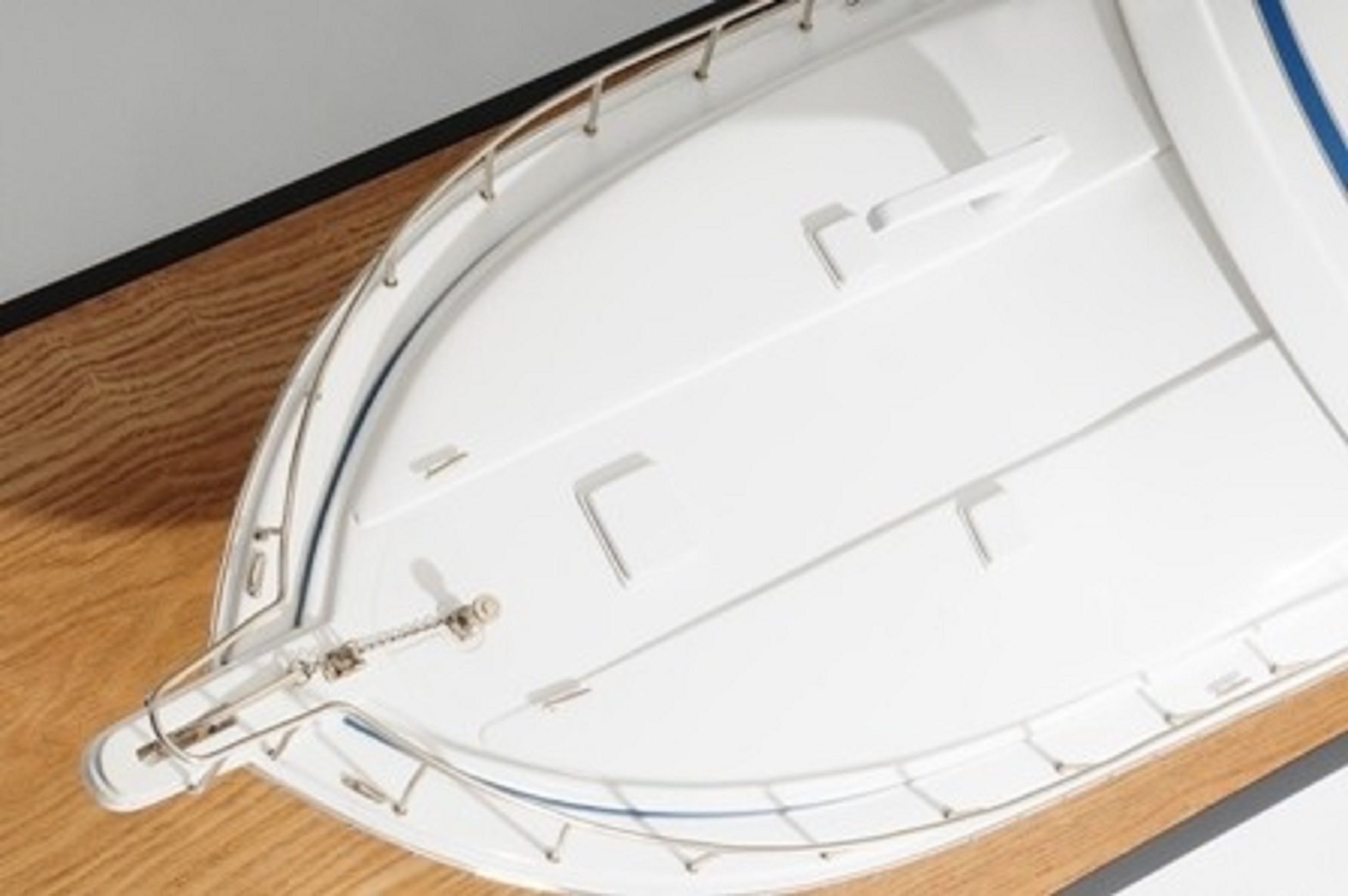 1231-6960-Bertram-700-Model-Yacht-Premier-Range.jpg