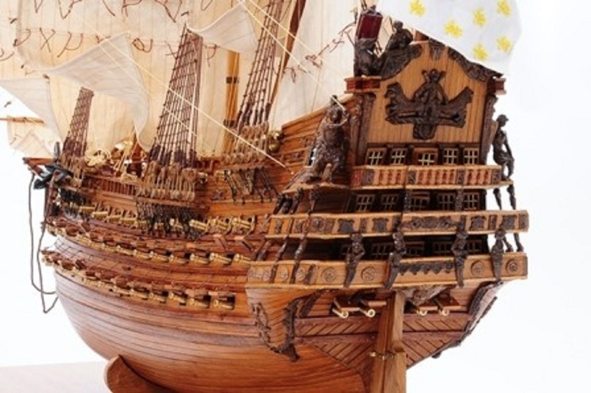 1233-7650-Soleil-Royal-Model-Ship-Premier-Range.jpg
