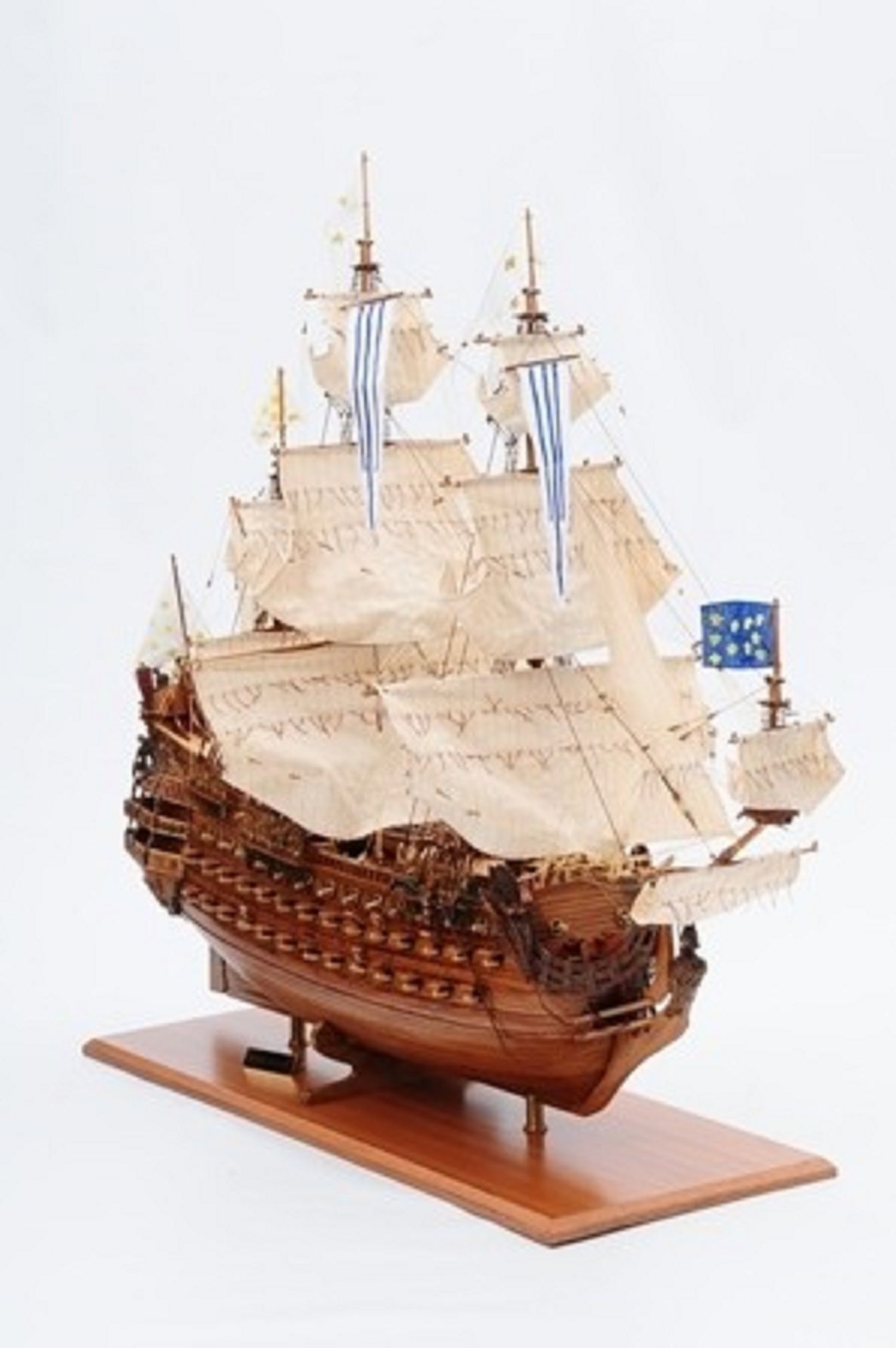 1233-7654-Soleil-Royal-Model-Ship-Premier-Range.jpg