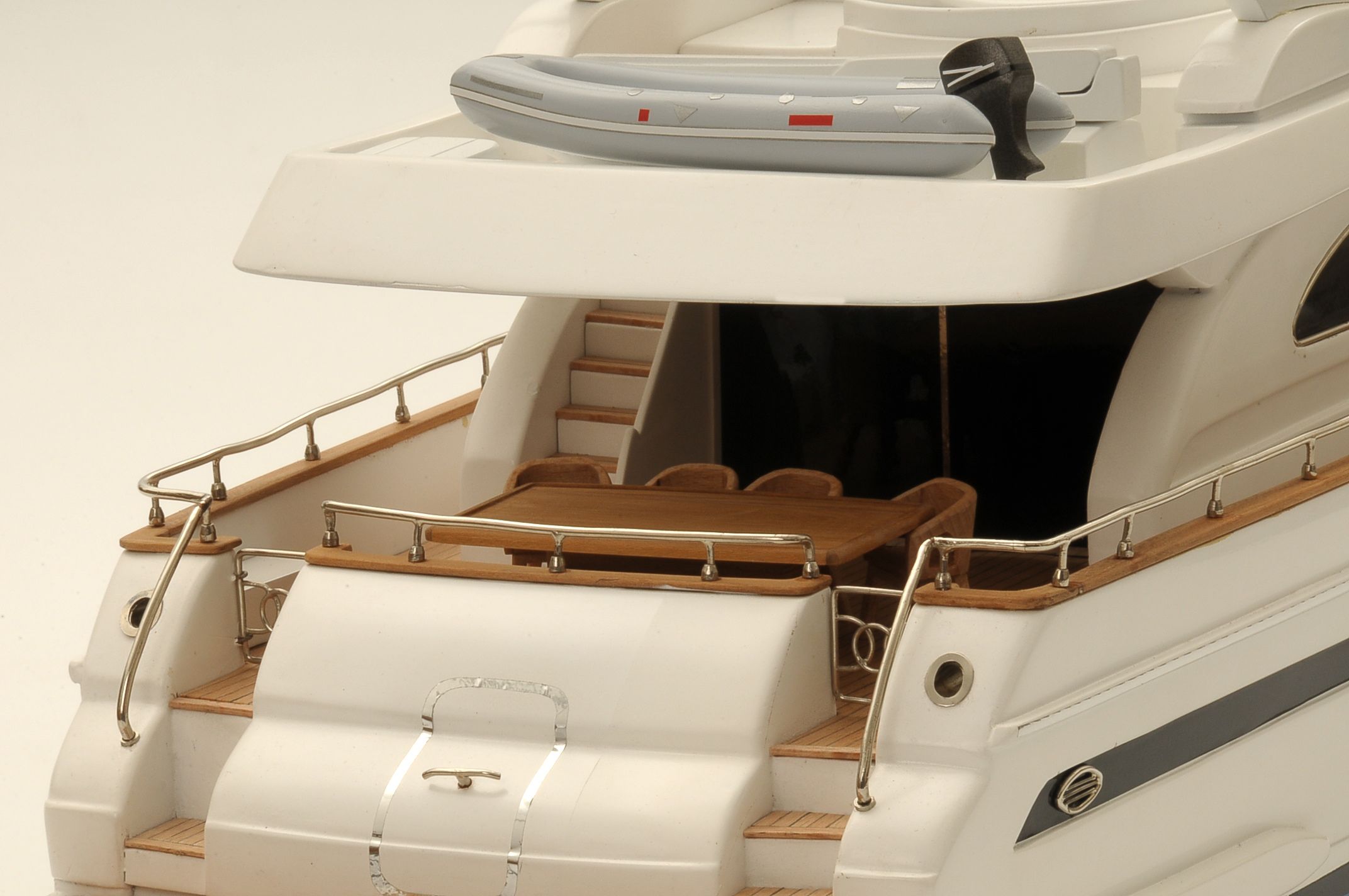 1236-6353-Astondoa-72-GLX-Motor-Yacht-Premier-Range.jpg