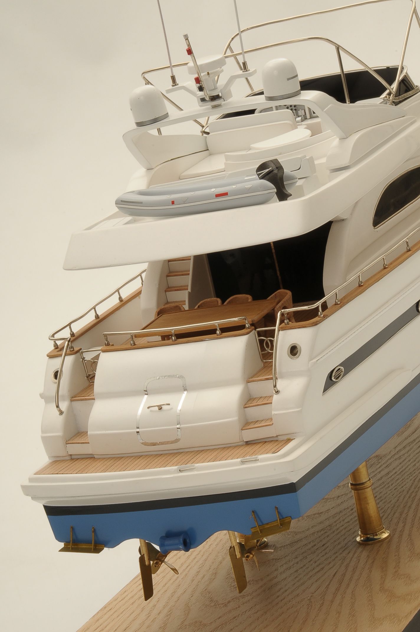 1236-6354-Astondoa-72-GLX-Motor-Yacht-Premier-Range.jpg