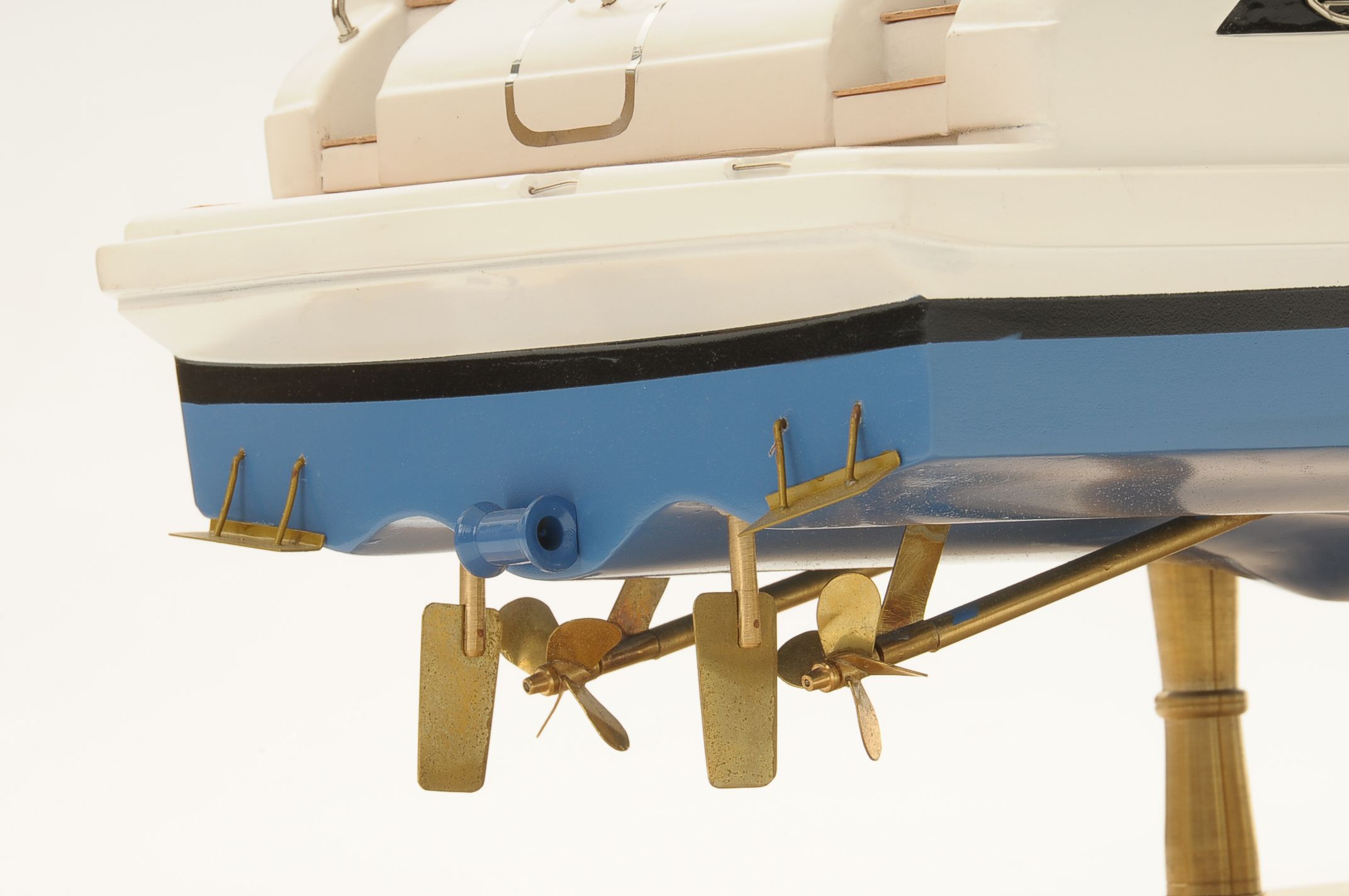 1236-6355-Astondoa-72-GLX-Motor-Yacht-Premier-Range.jpg