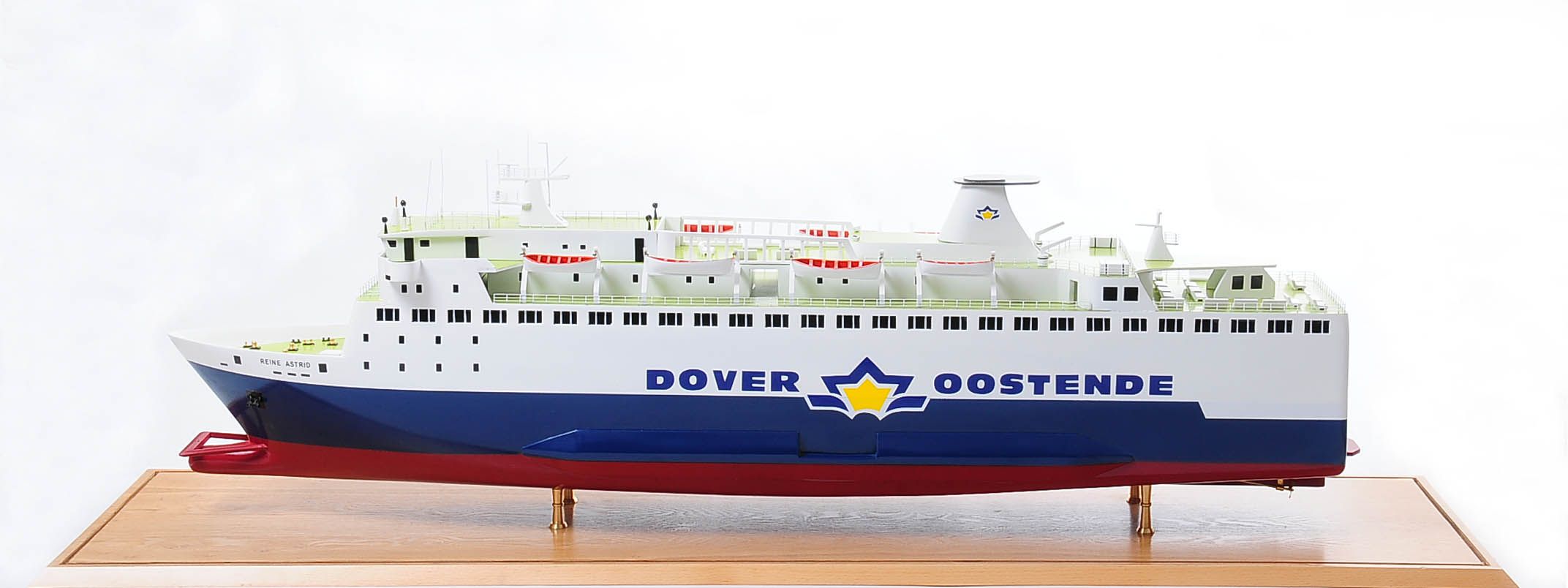 Pride D'Ouvre Display Ship Model - Premier Ship Models