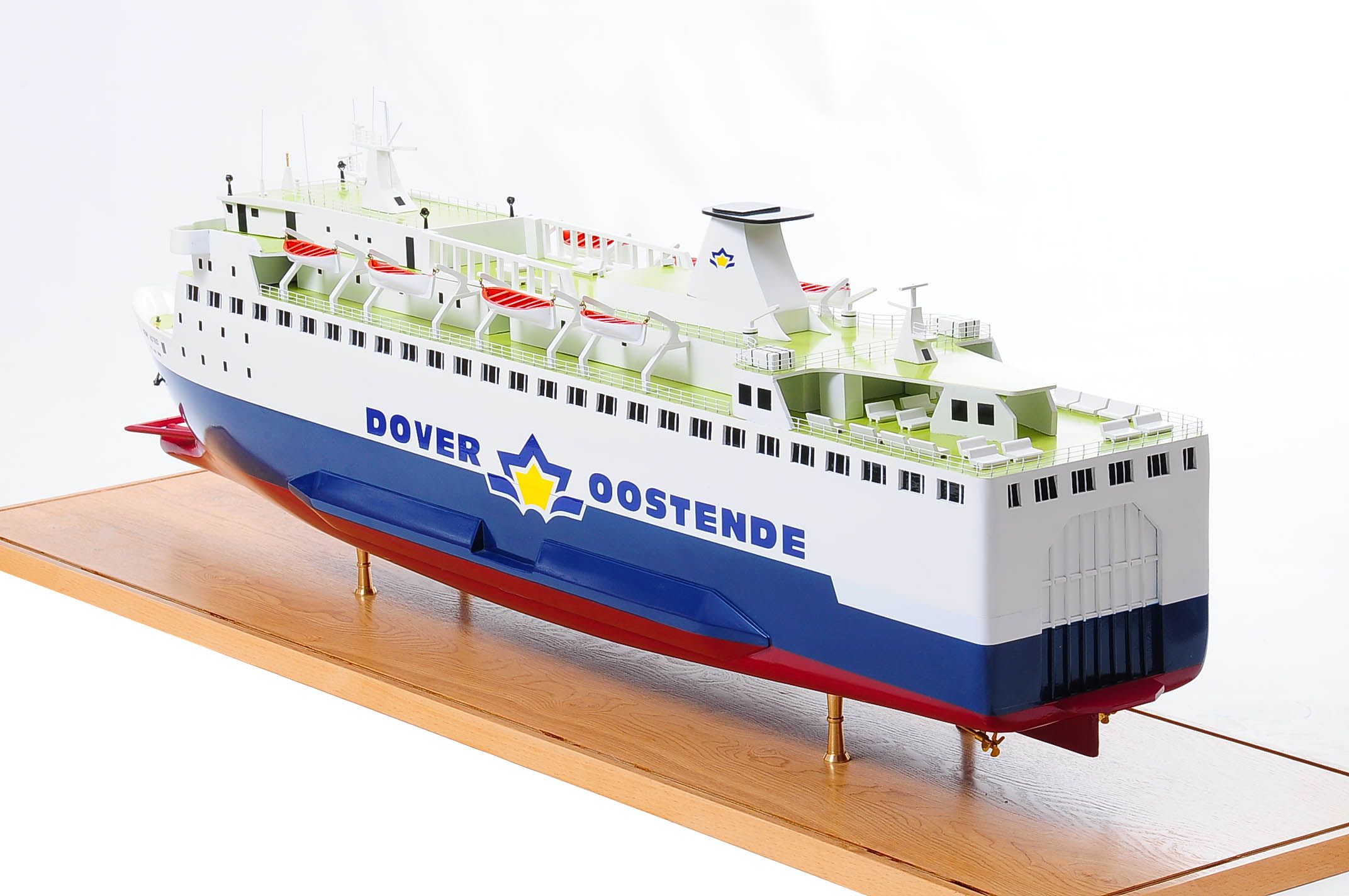 1255-5871-Pride-DOuvre-ship.jpg