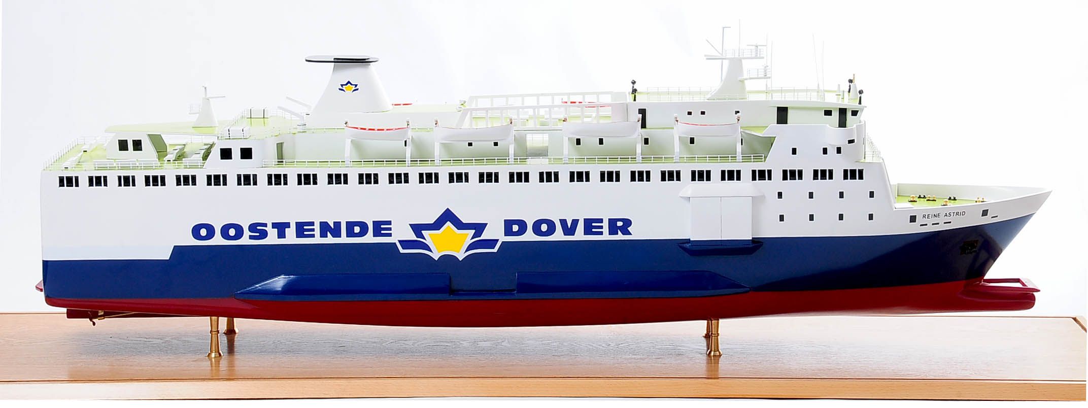 1255-5873-Pride-DOuvre-ship.jpg