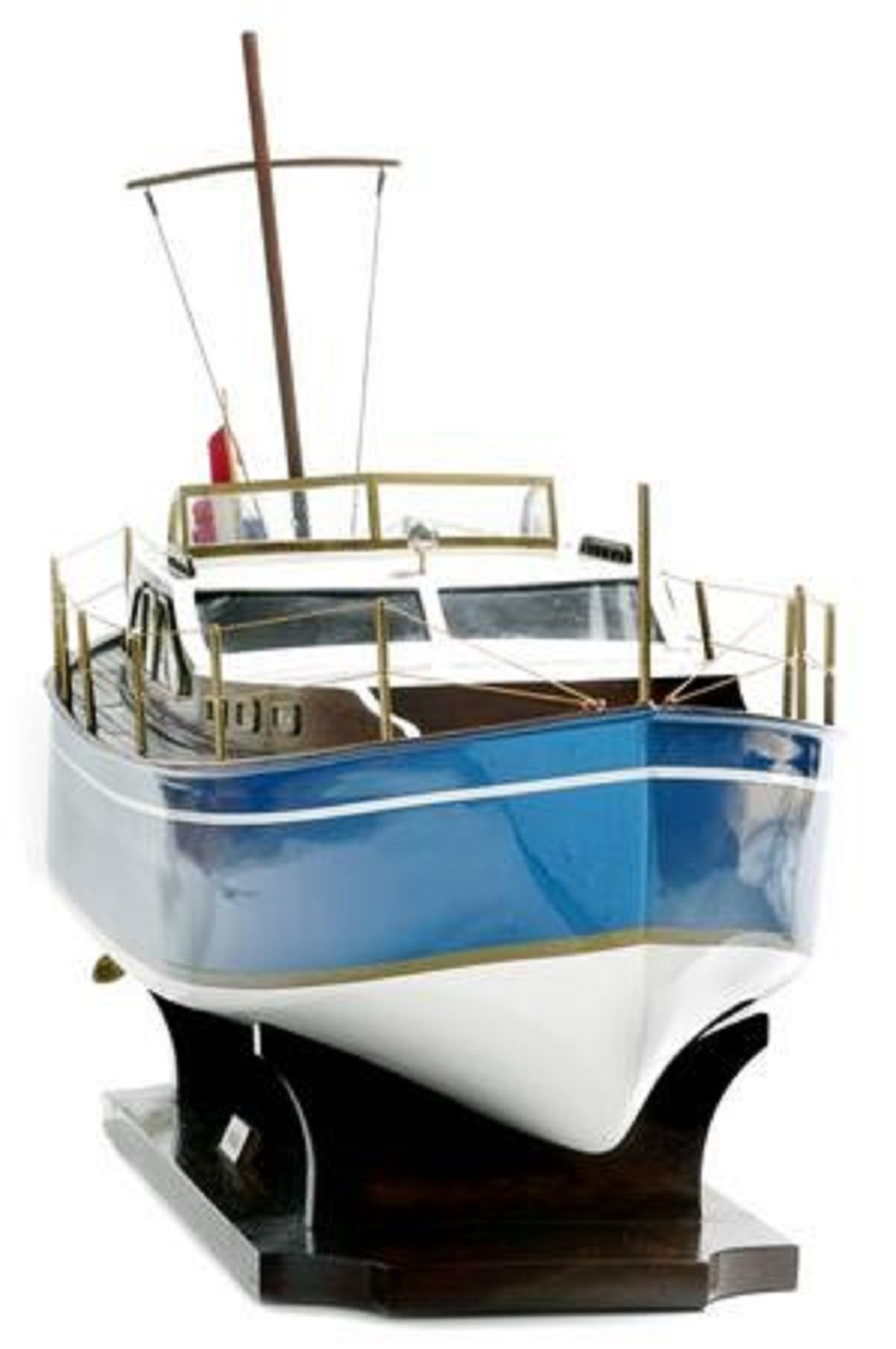 1313-7543-Nouveau-model-boat-Premier-Range.jpg