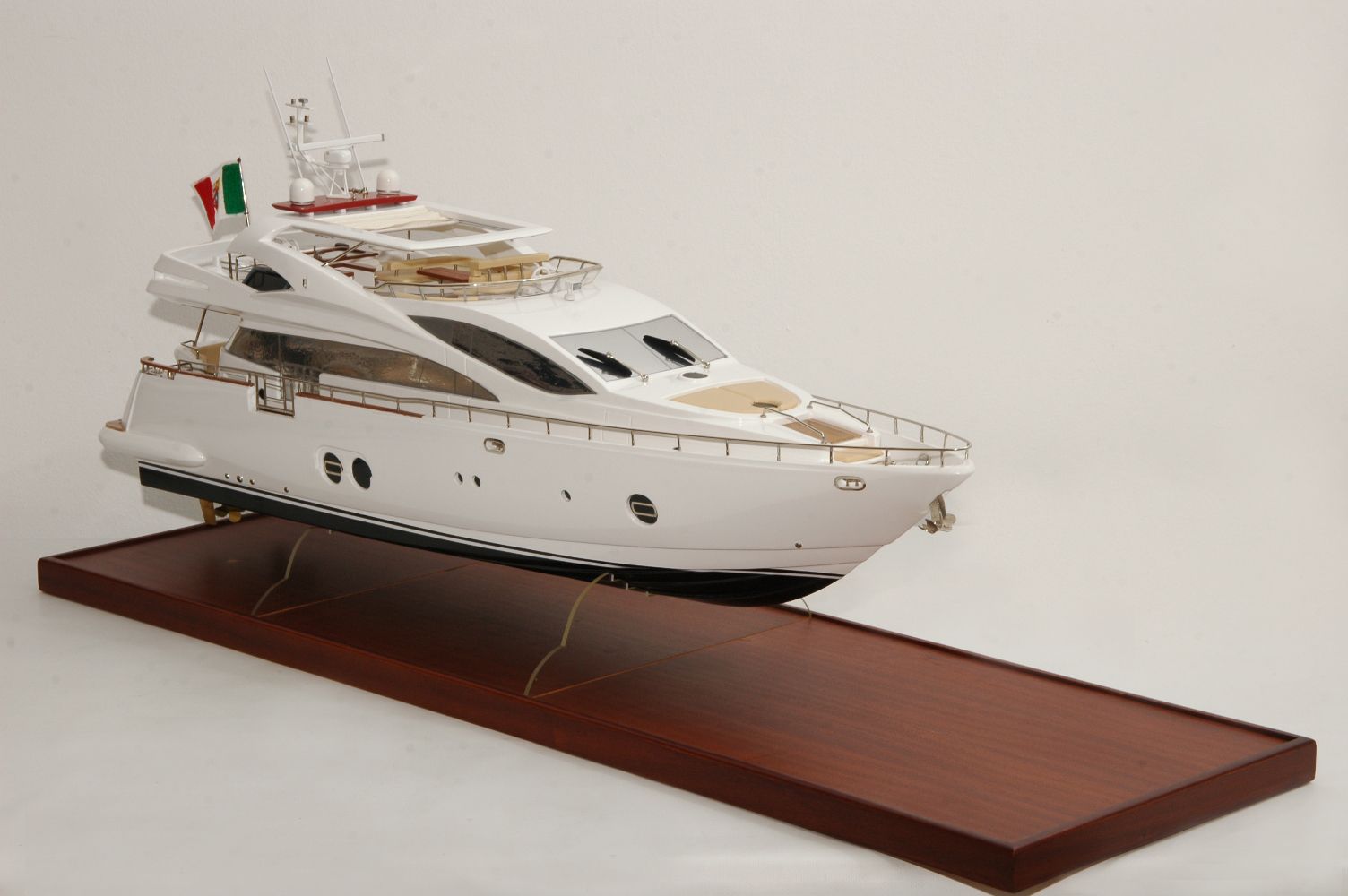 Aicon Fly 85 Yacht Display Ship Model - Premier Ship Models