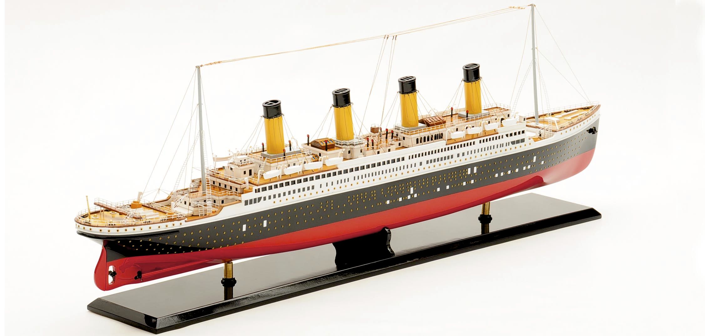 135-5893-RMS-Titanic-Ship-Model-Superior-Range.jpg
