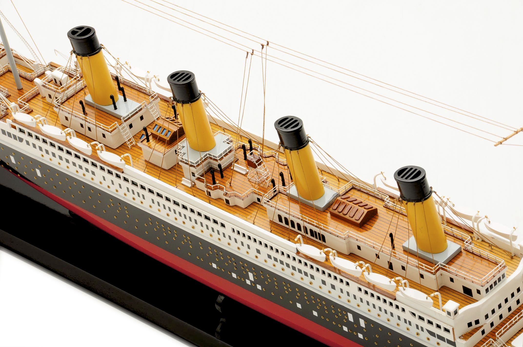 135-5897-RMS-Titanic-Ship-Model-Superior-Range.jpg