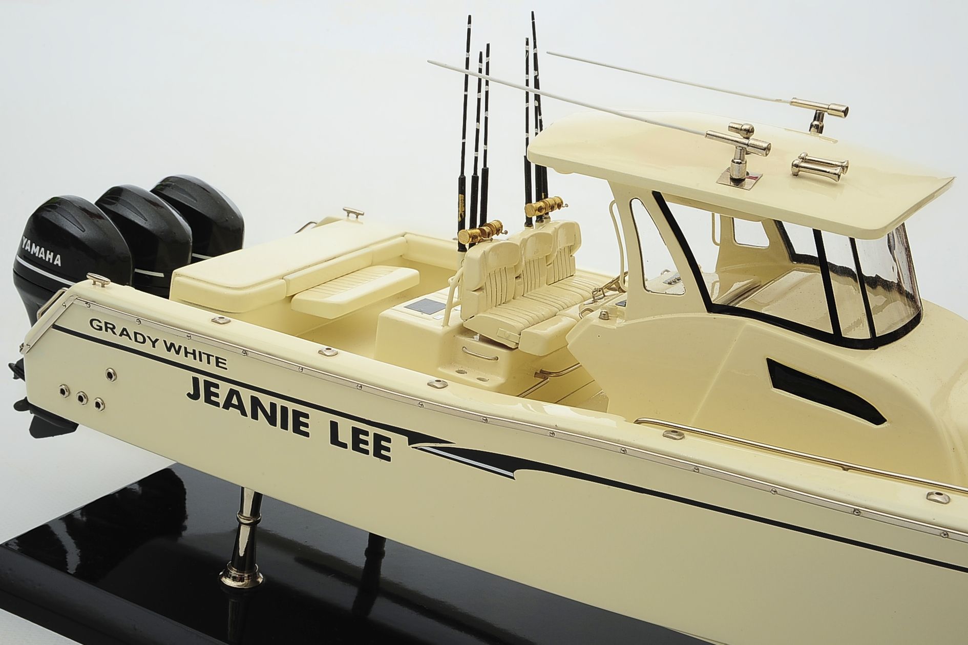 1390-8707-Grady-366-Yacht.jpg