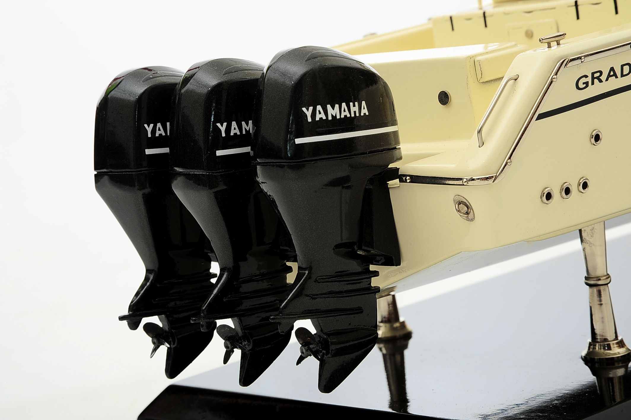 1390-8708-Grady-366-Yacht.jpg