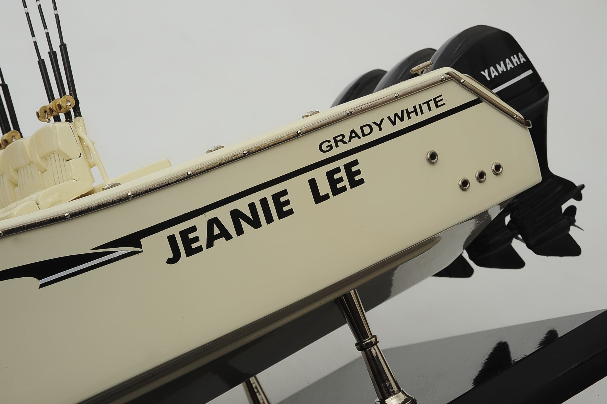 1390-8714-Grady-366-Yacht.jpg