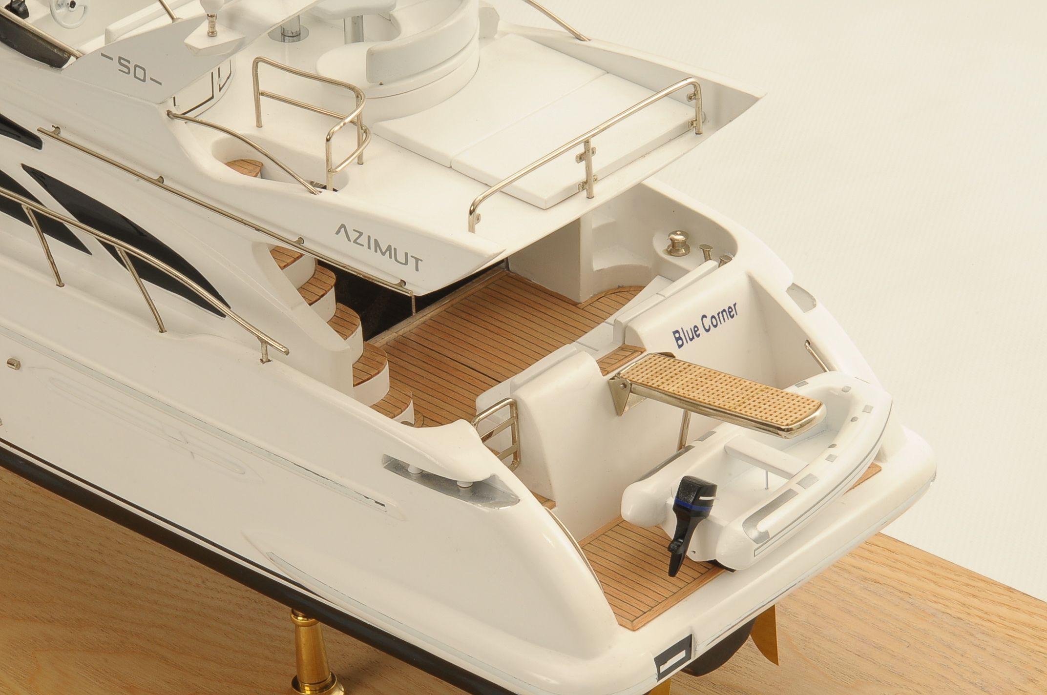 1399-6370-Azimut-Model-Yacht.jpg