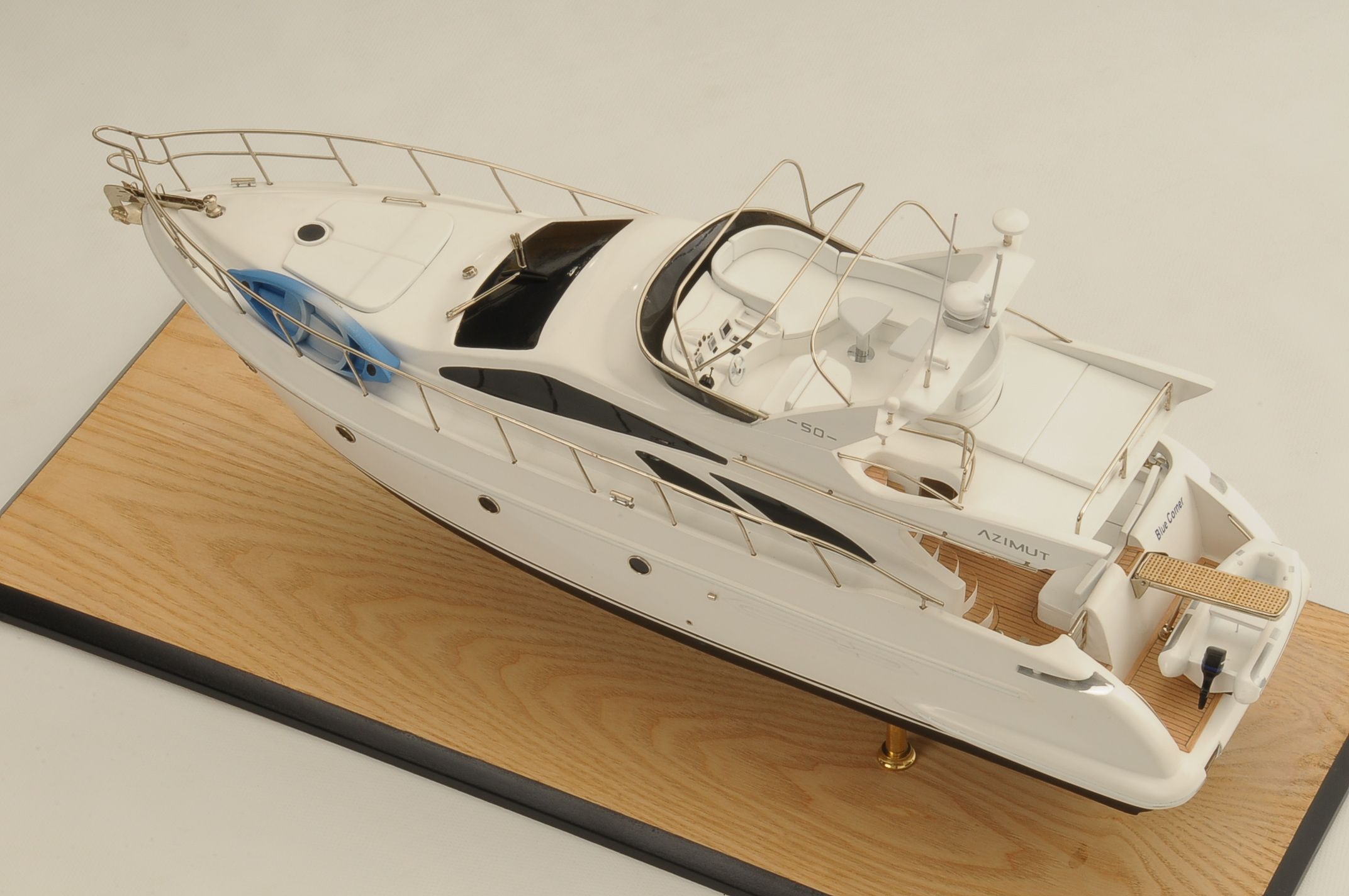 1399-6371-Azimut-Model-Yacht.jpg