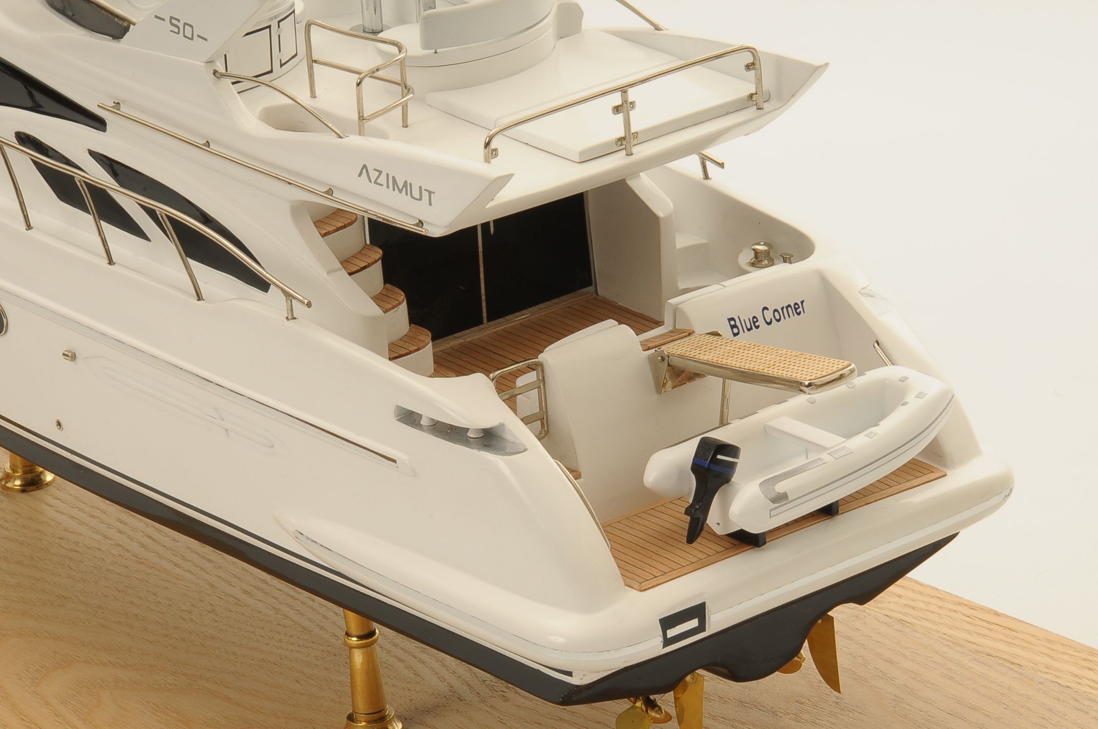 1399-6372-Azimut-Model-Yacht.jpg