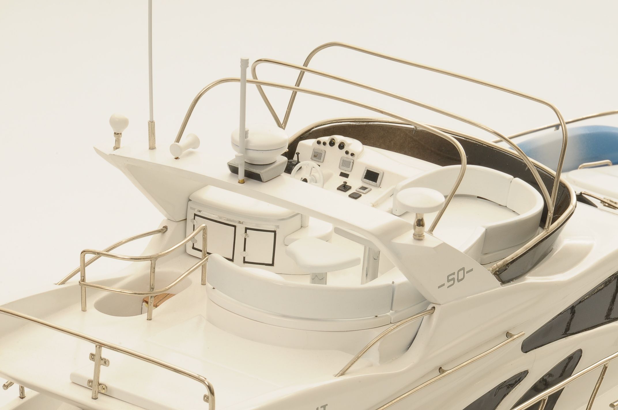 1399-6375-Azimut-Model-Yacht.jpg