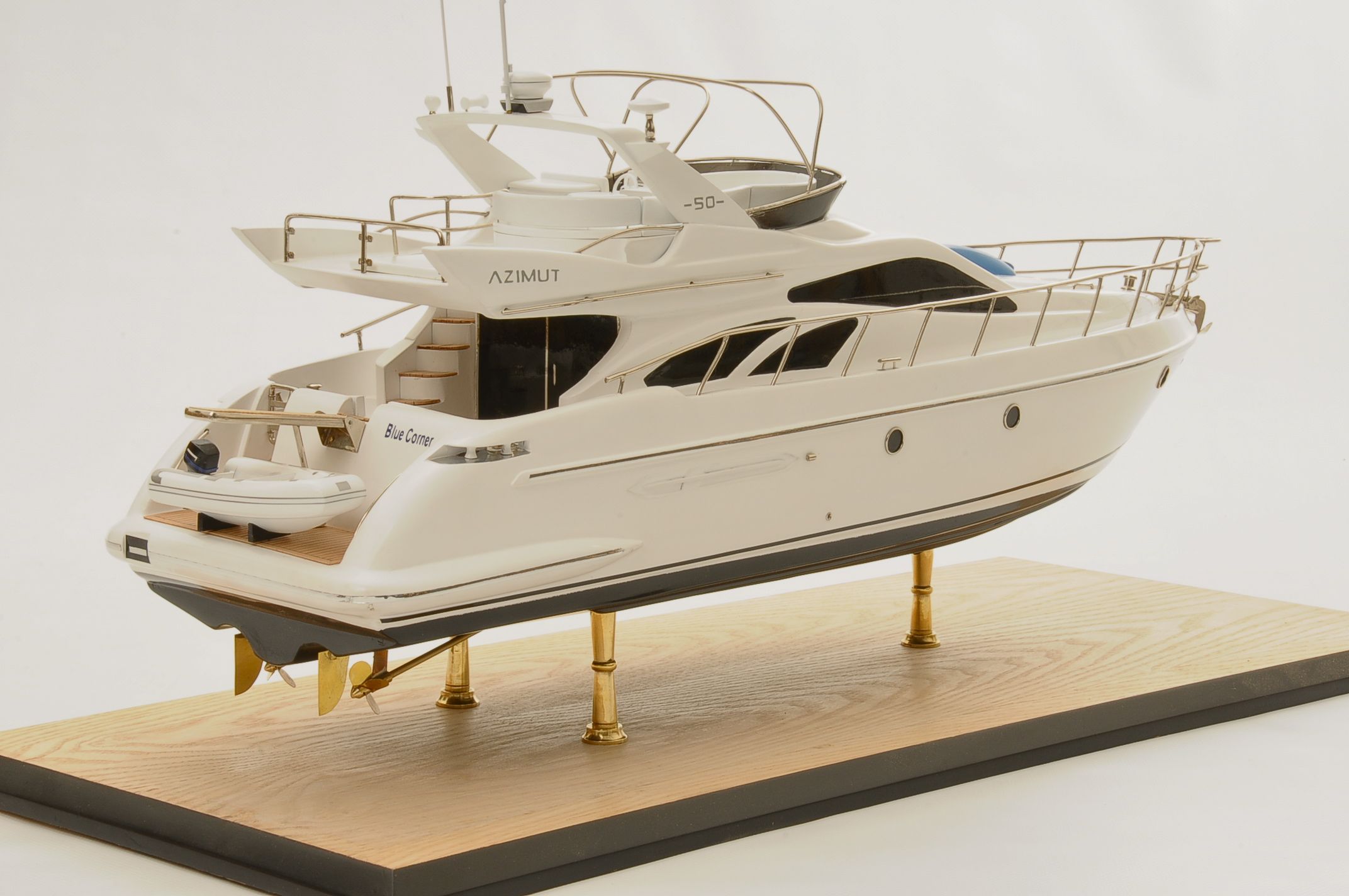 1399-6377-Azimut-Model-Yacht.jpg
