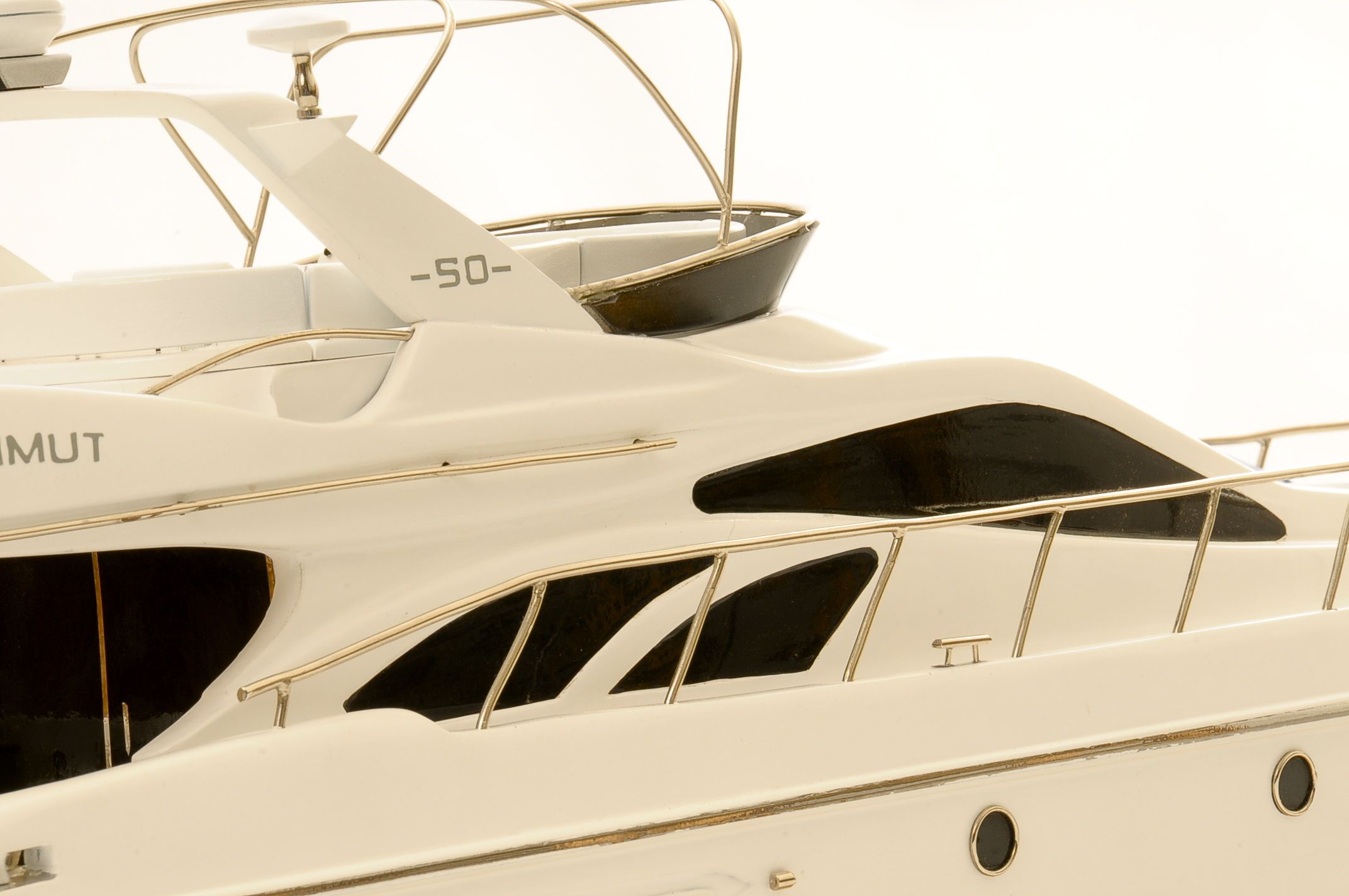 1399-6379-Azimut-Model-Yacht.jpg
