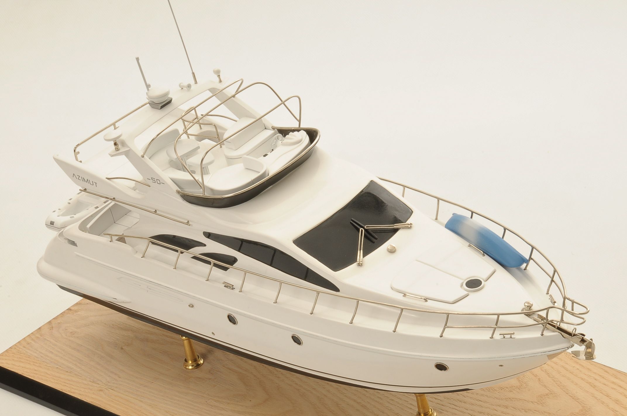 1399-6380-Azimut-Model-Yacht.jpg
