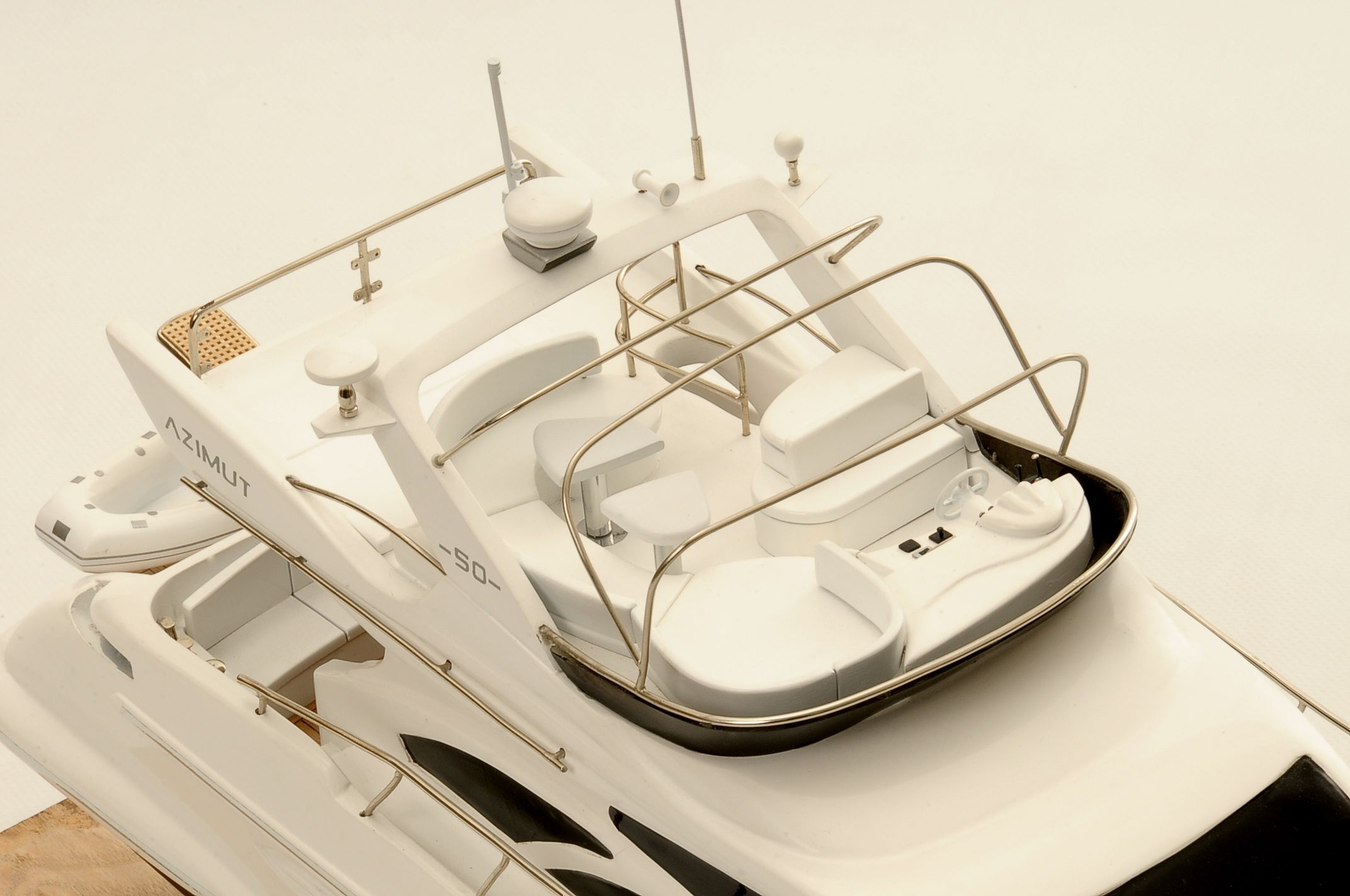 1399-6382-Azimut-Model-Yacht.jpg
