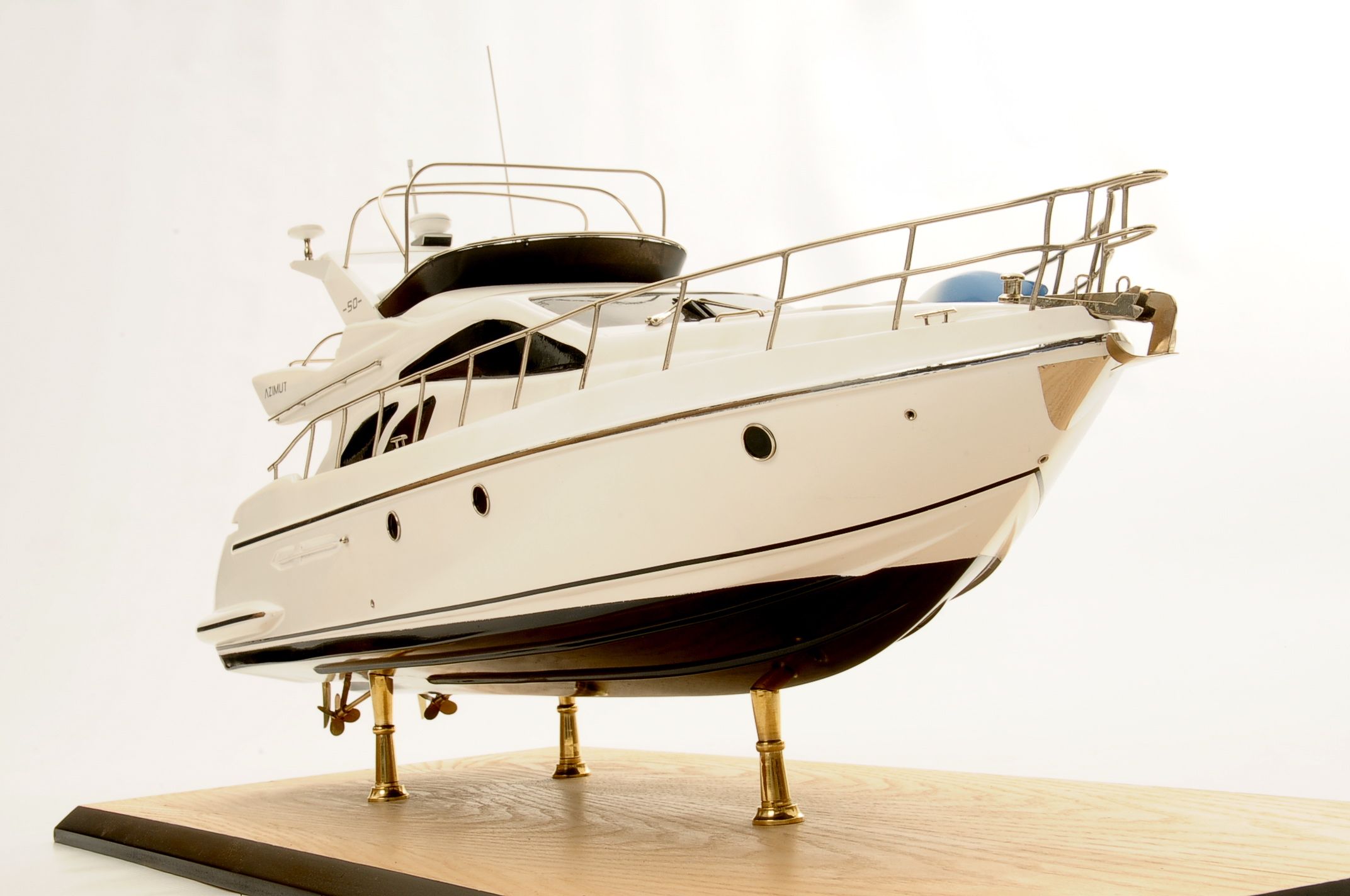 1399-6384-Azimut-Model-Yacht.jpg