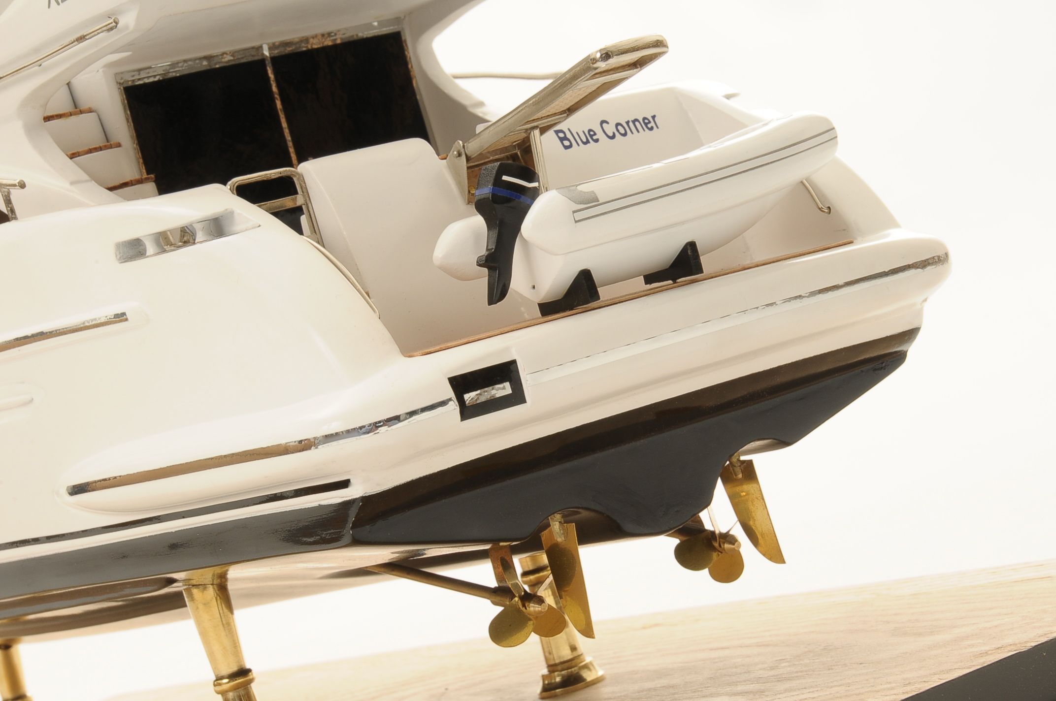 1399-6385-Azimut-Model-Yacht.jpg