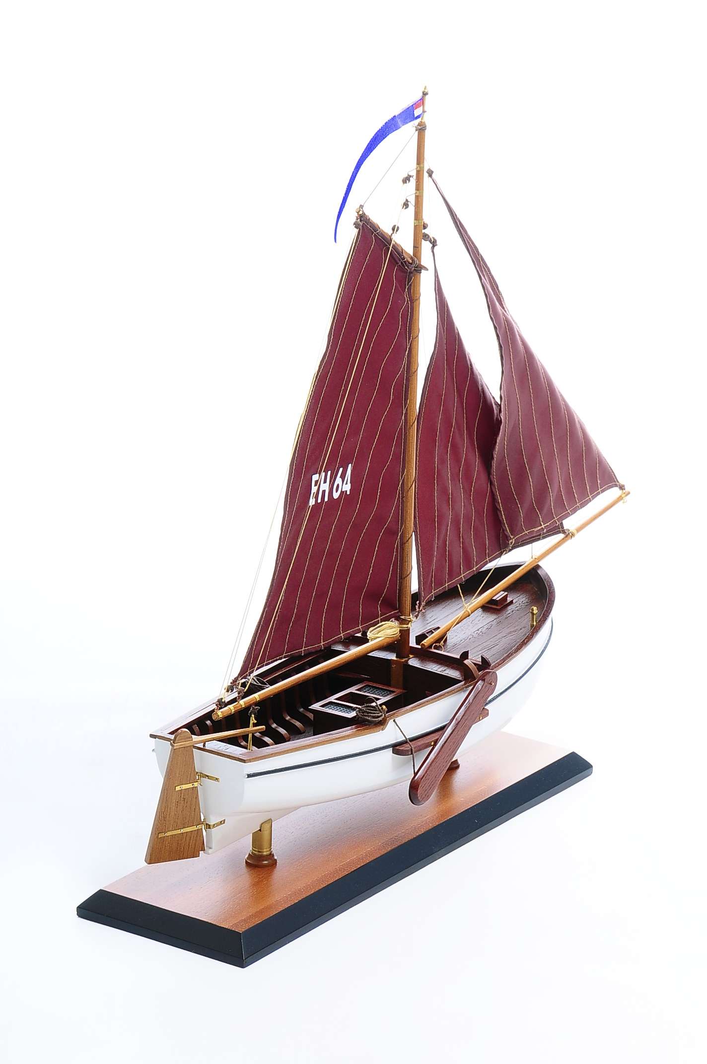 1432-4573-Dutch-Marker-Roundbow-Model-Boat.jpg
