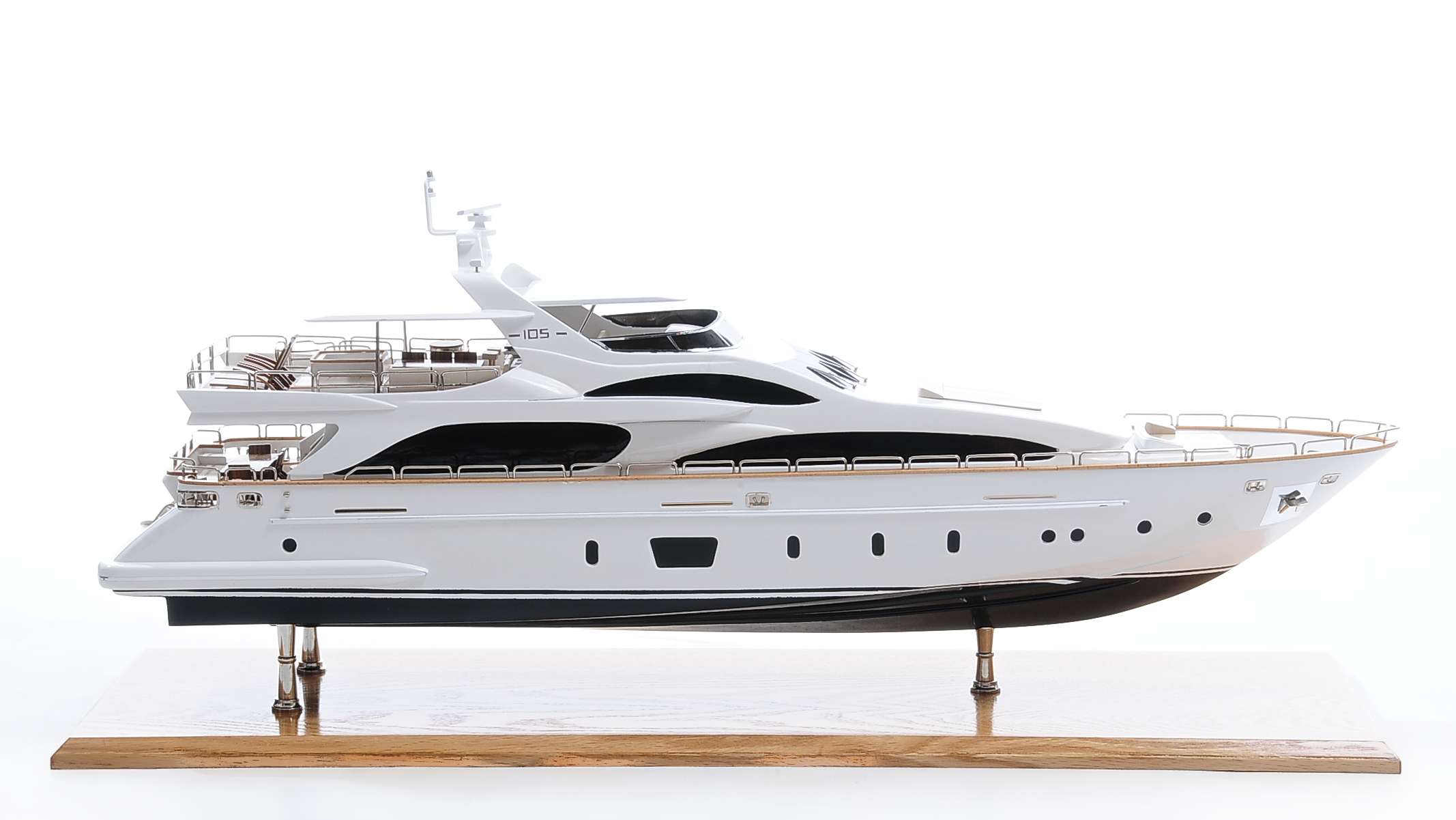 1435-4455-Antonia-II-Model-Yacht.jpg