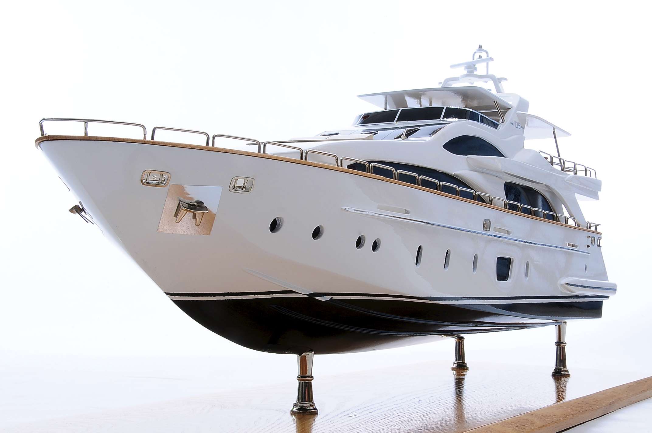 1435-4458-Antonia-II-Model-Yacht.jpg