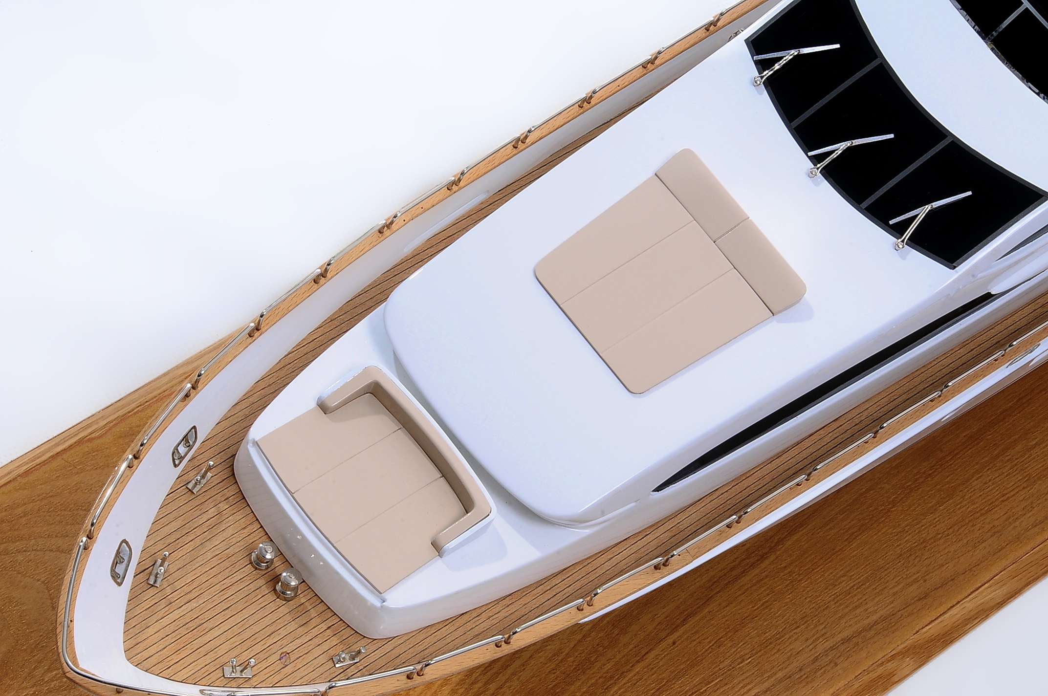 1435-4460-Antonia-II-Model-Yacht.jpg