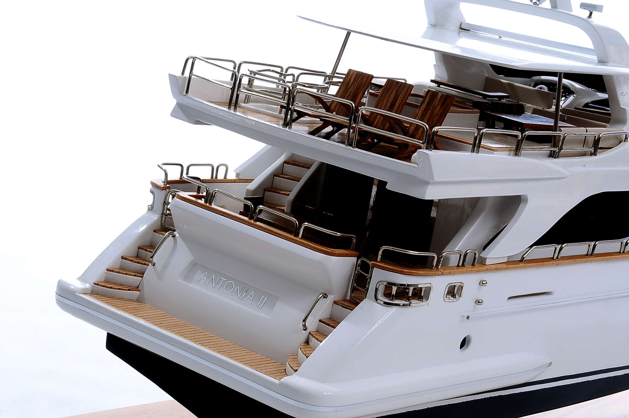1435-4470-Antonia-II-Model-Yacht.jpg