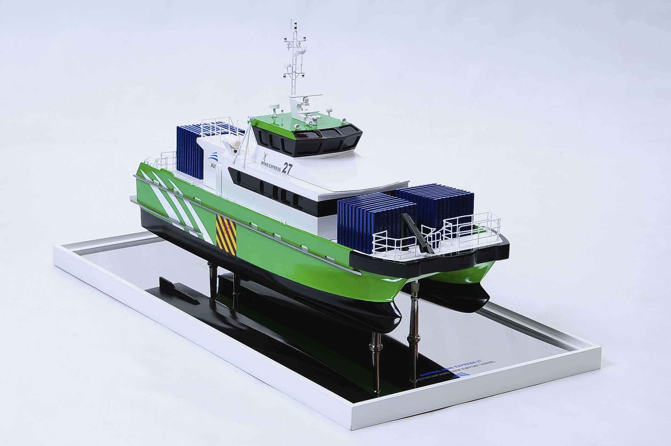 1440-4947-Wind-Express-27-Catamaran-Model.jpg
