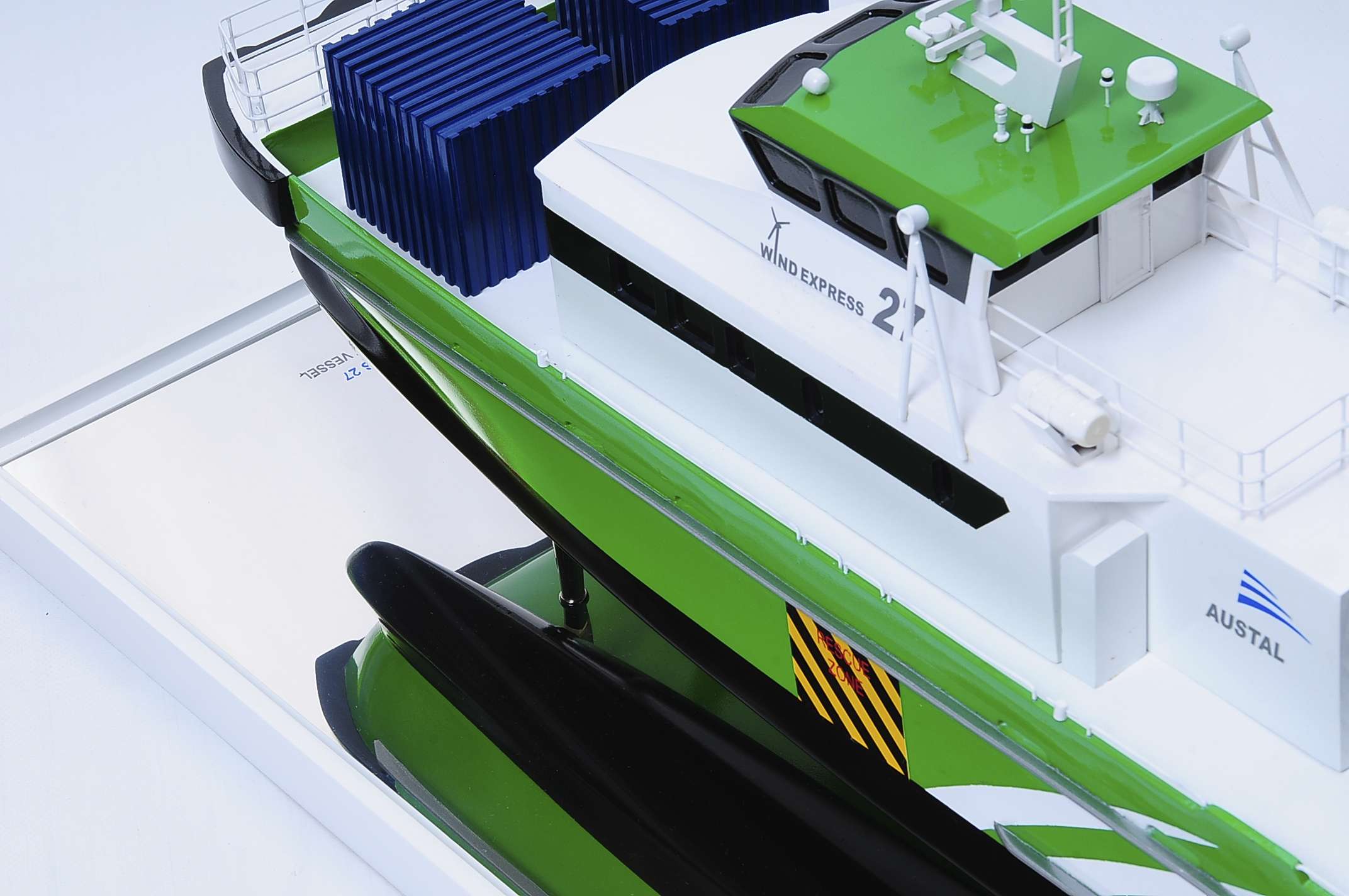 1440-4960-Wind-Express-27-Catamaran-Model.jpg