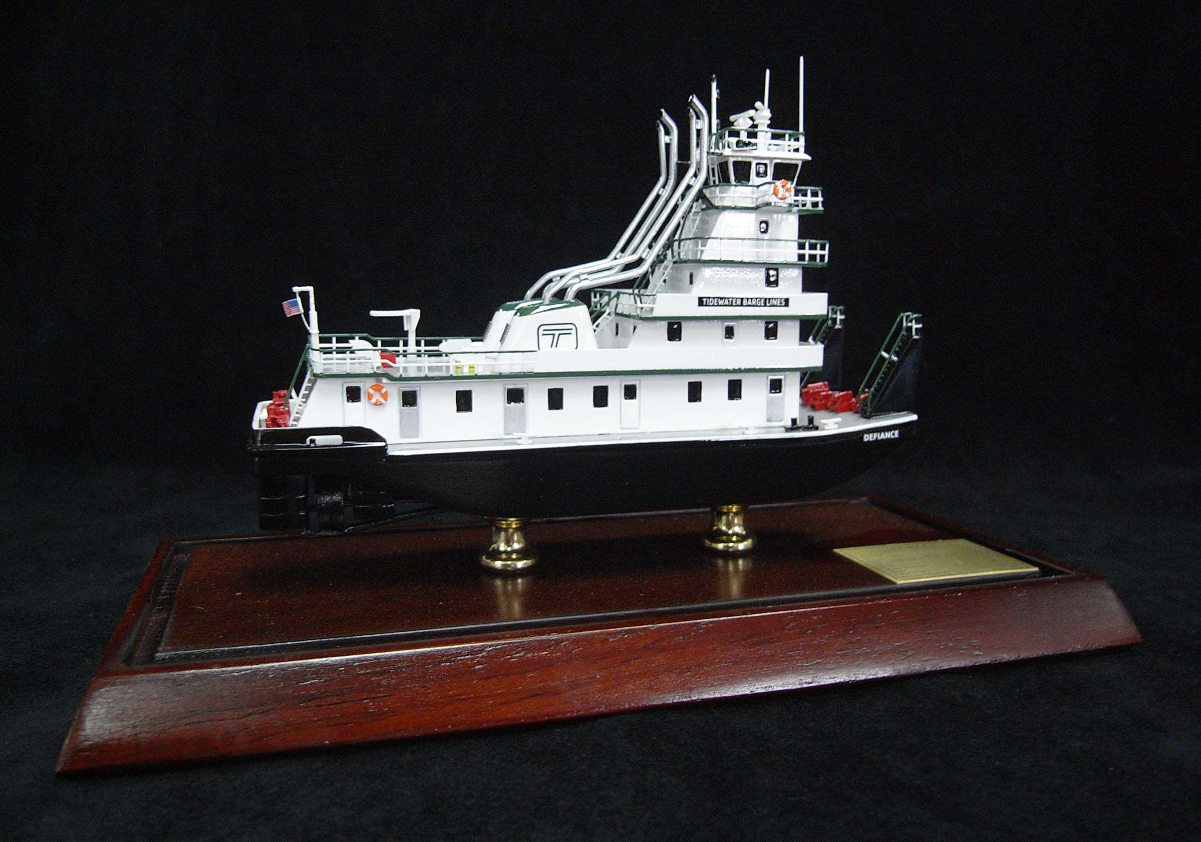 1446-4624-Defiance-Pusher-Tug.jpg