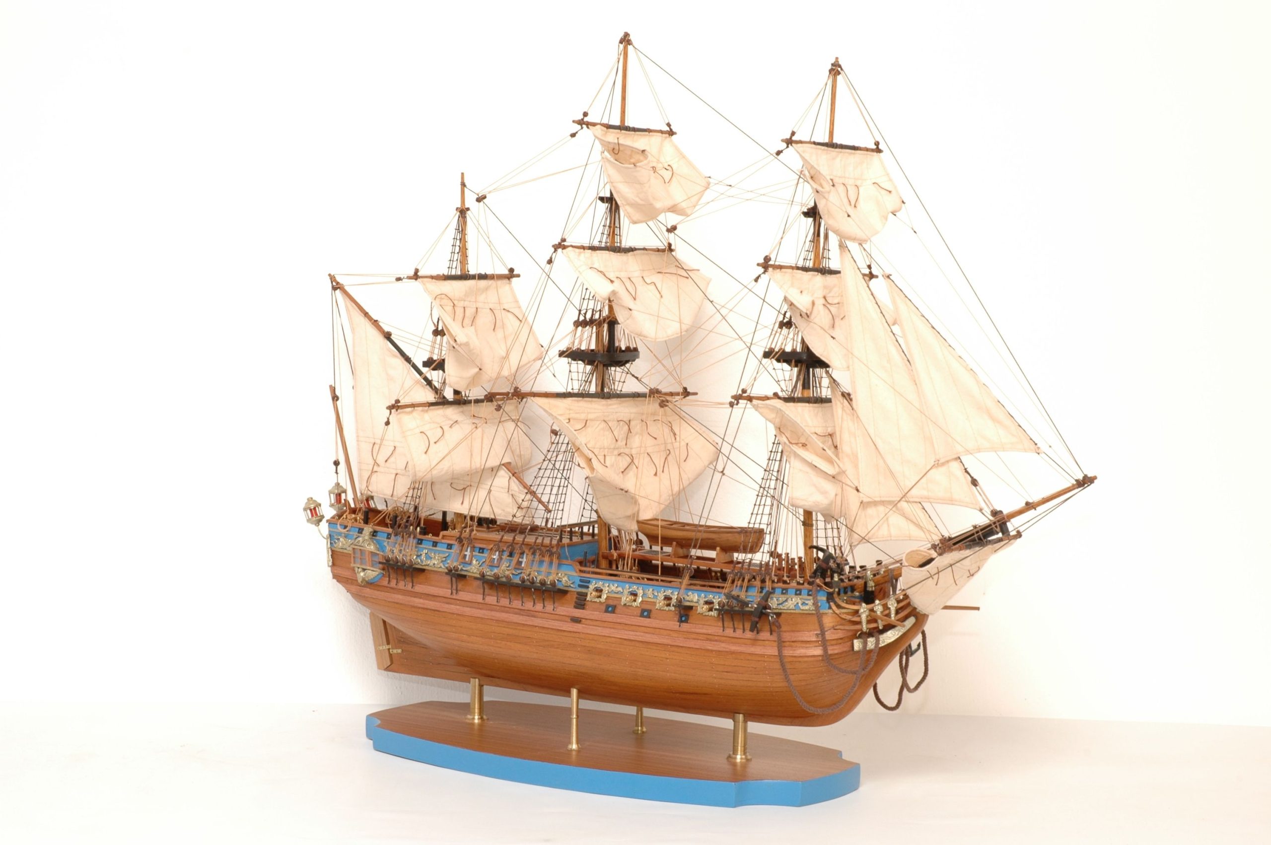149-8200-Royal-Caroline-Ship-Model-Superior-Range-scaled-1.jpg