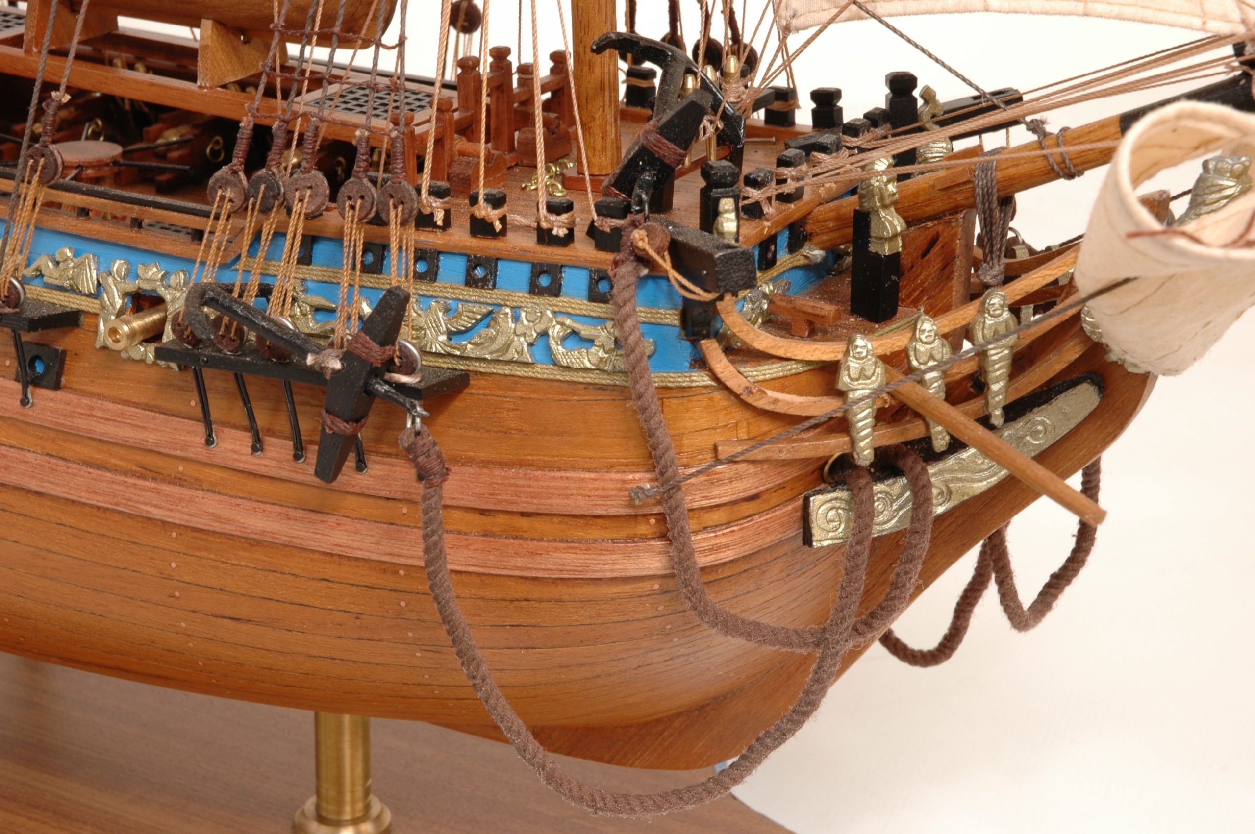 149-8205-Royal-Caroline-Ship-Model-Superior-Range-scaled-1.jpg