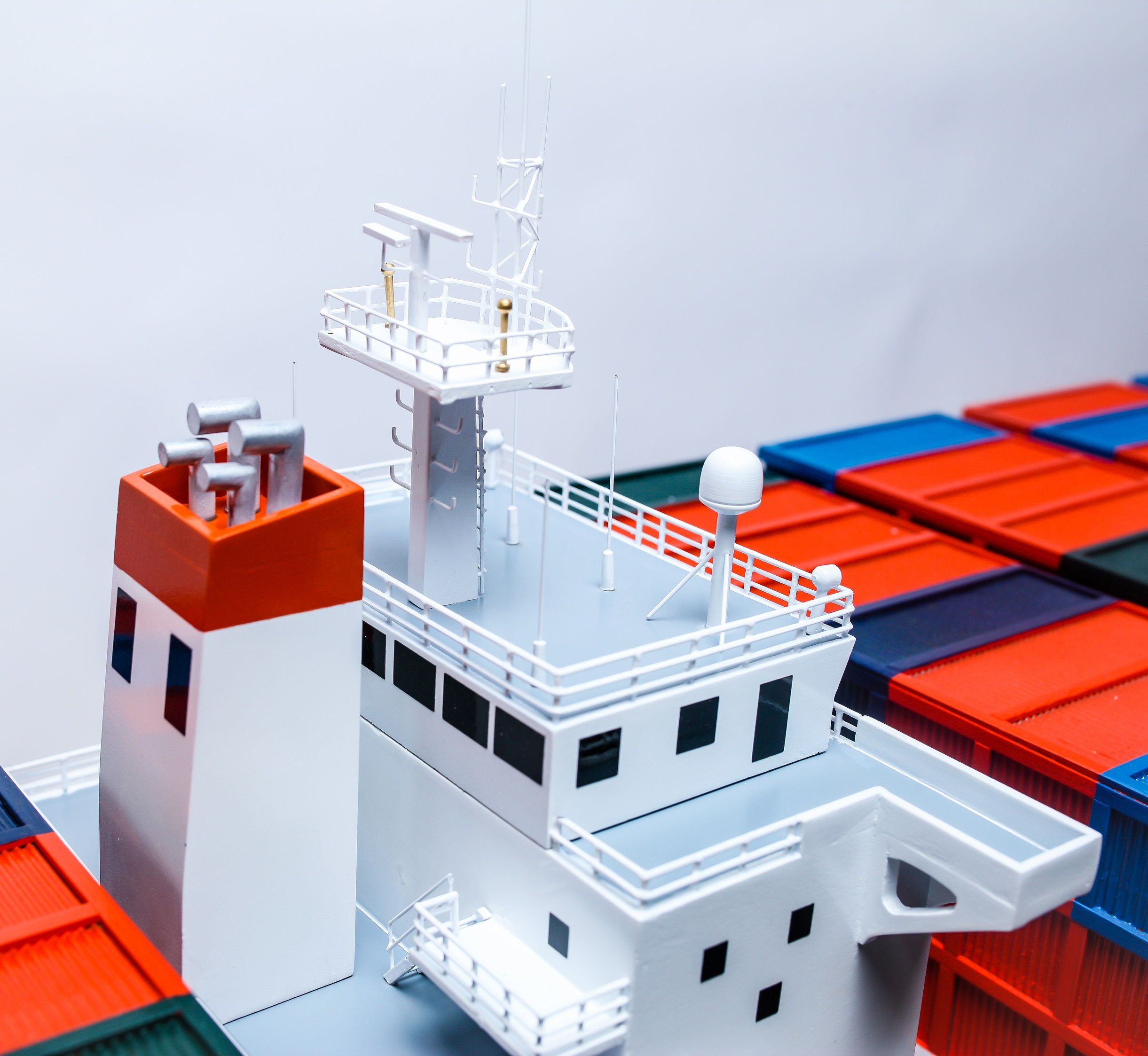 1527-9166-Hamburg-Sud-Container-Ship-Model.jpg