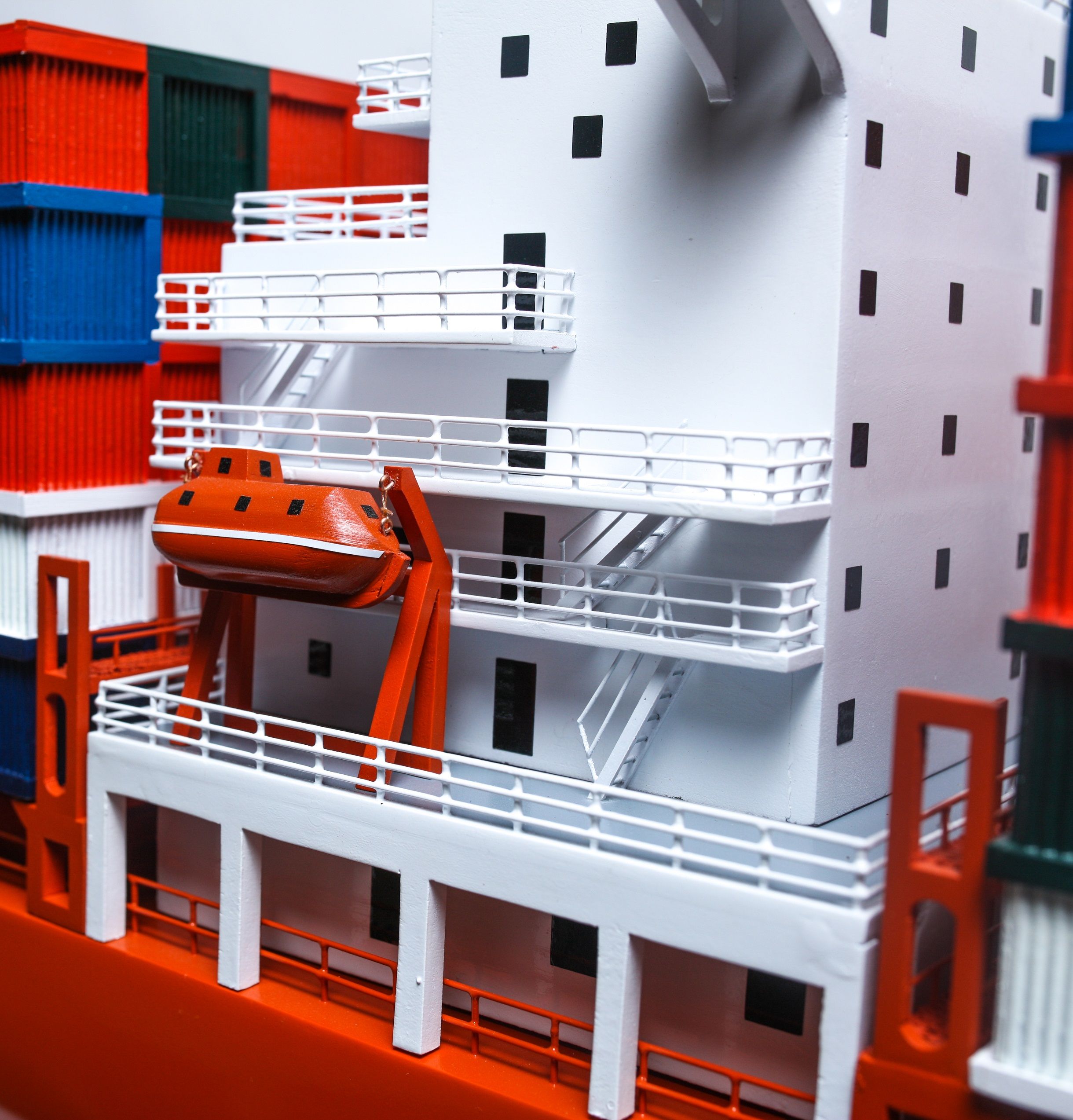 1527-9168-Hamburg-Sud-Container-Ship-Model.jpg