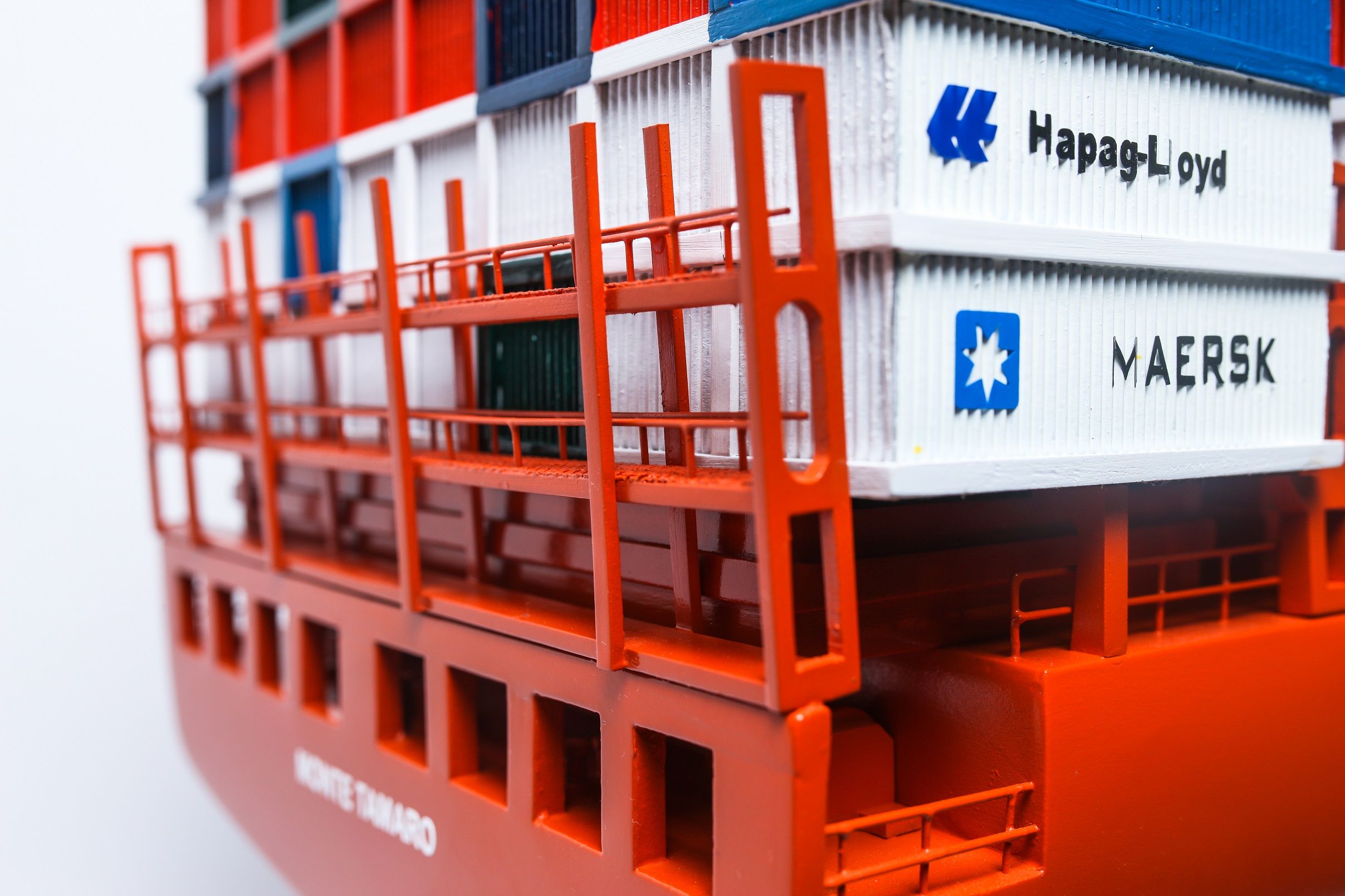 1527-9173-Hamburg-Sud-Container-Ship-Model.jpg