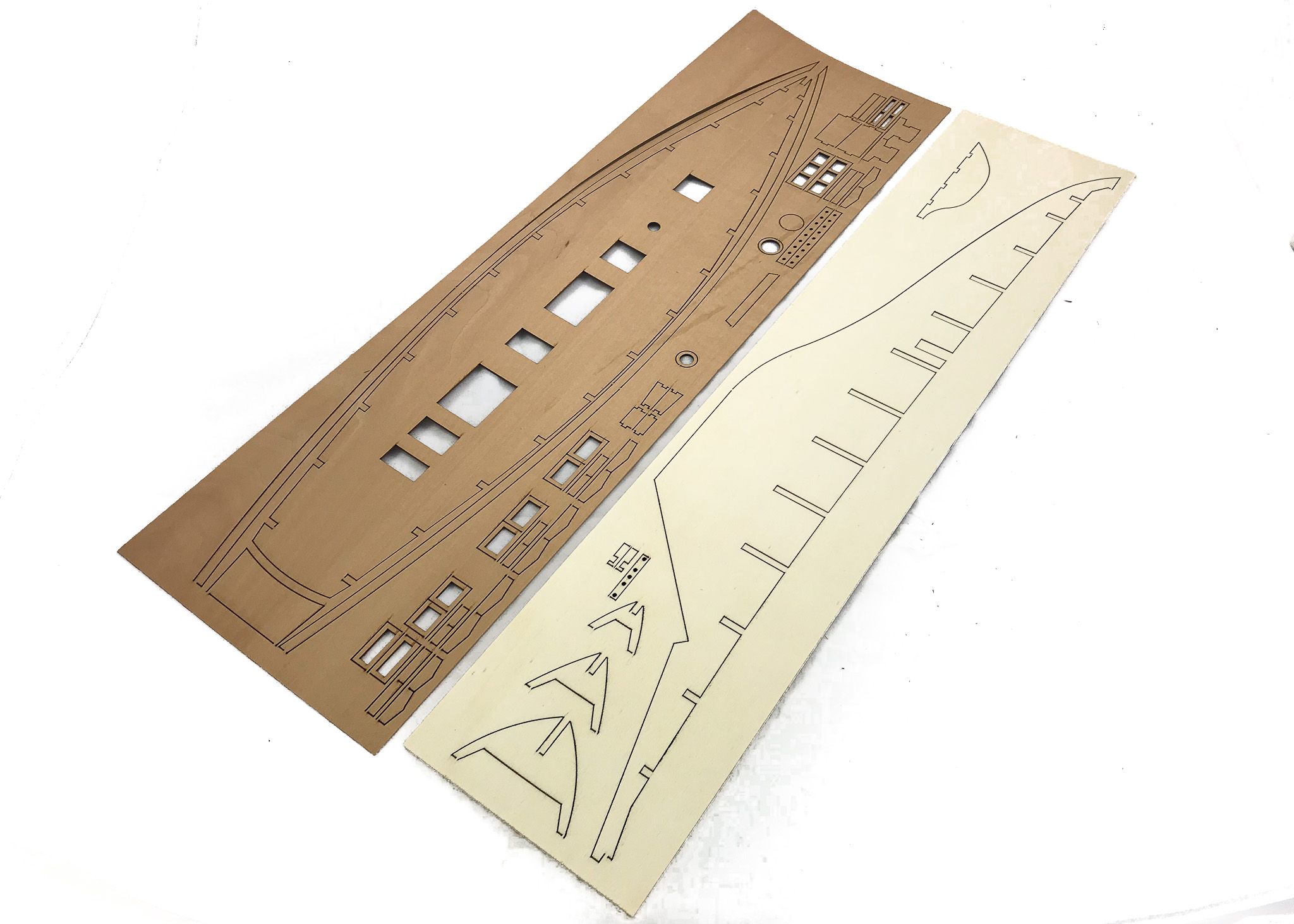 1561-13741-Britannia-America-Cup-Boat-Model-Kit-Mantua-Models-733.jpg