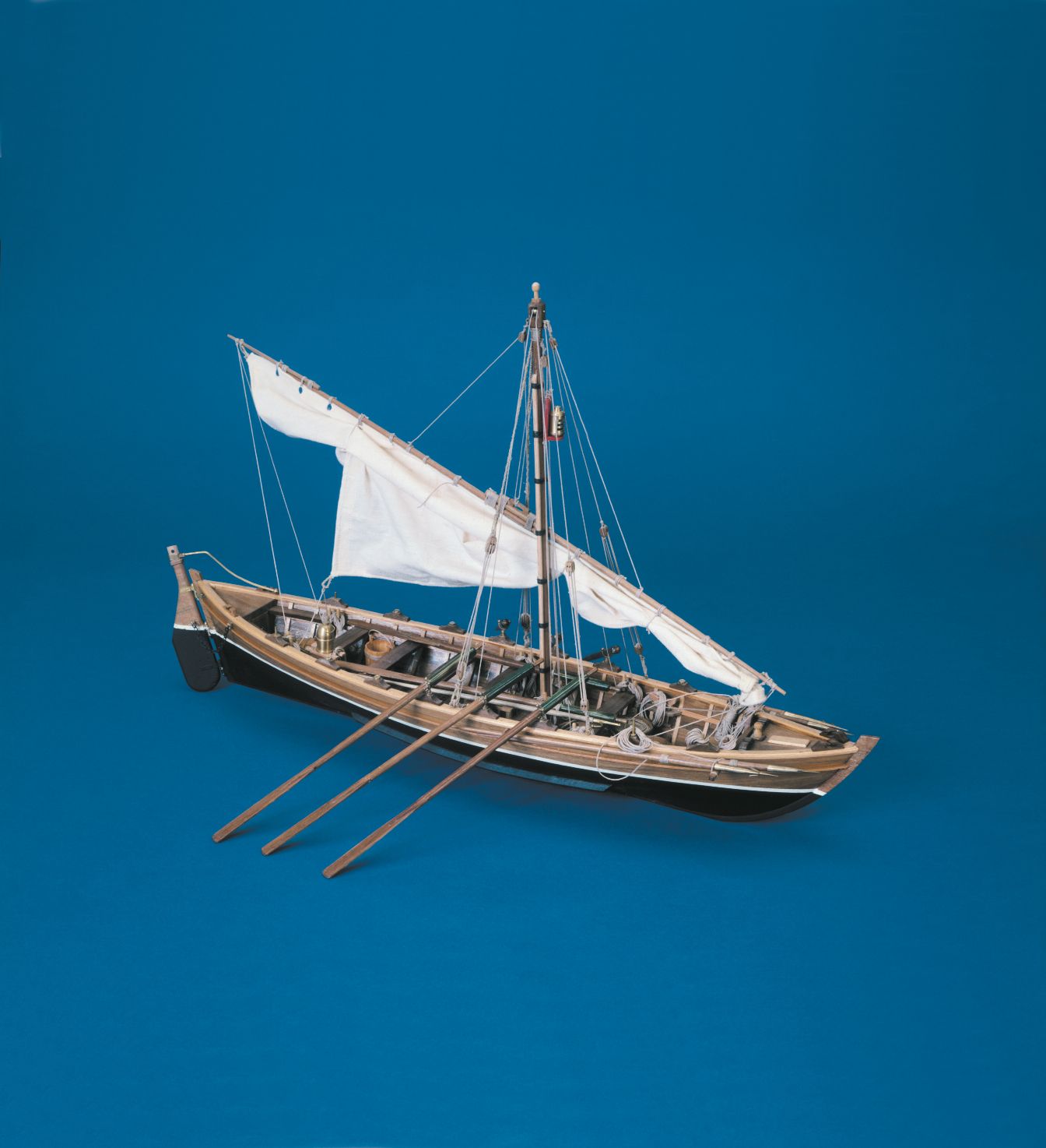 Open Whaler 1850 Model Boat Kit - Panart