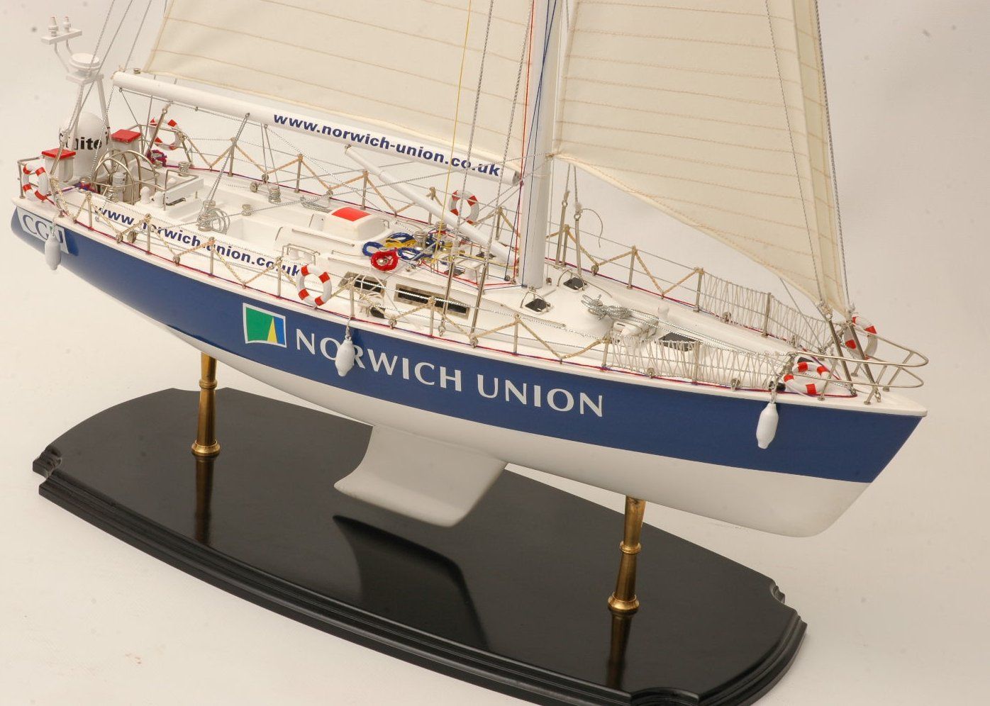 160-6088-Norwich-Union-model-yacht.jpg