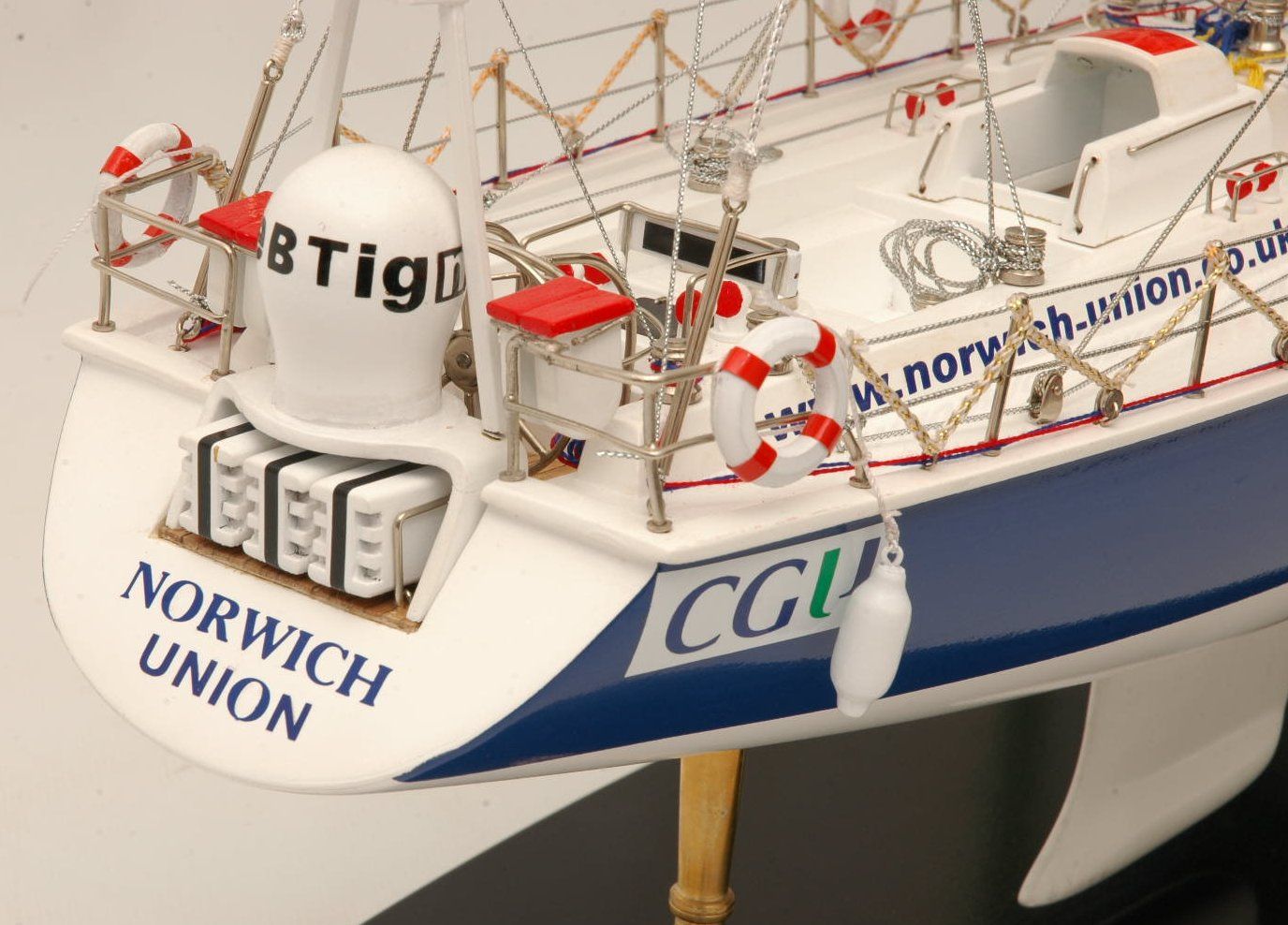 160-6091-Norwich-Union-model-yacht.jpg