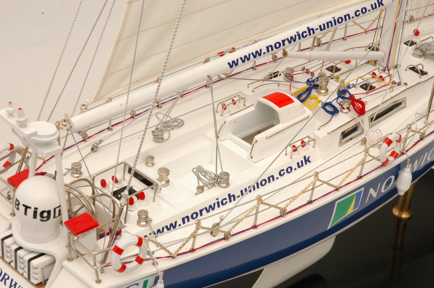 160-6092-Norwich-Union-model-yacht.jpg