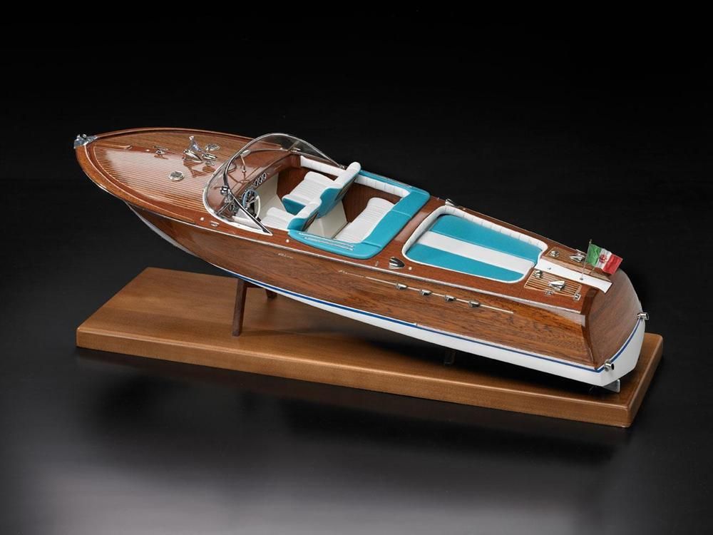 Riva Aquarama Runabout Model Boat Kit - Amati