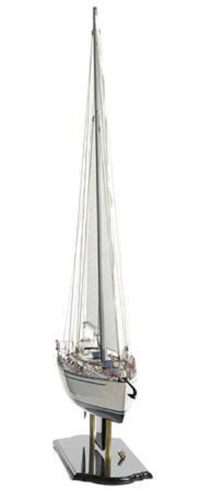 165-6856-Hemith-III-model-yacht.jpg